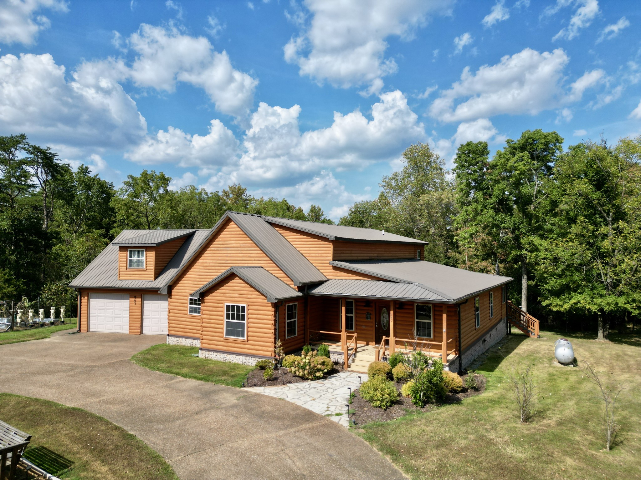 945 Canyon Run Rd Property Photo 1