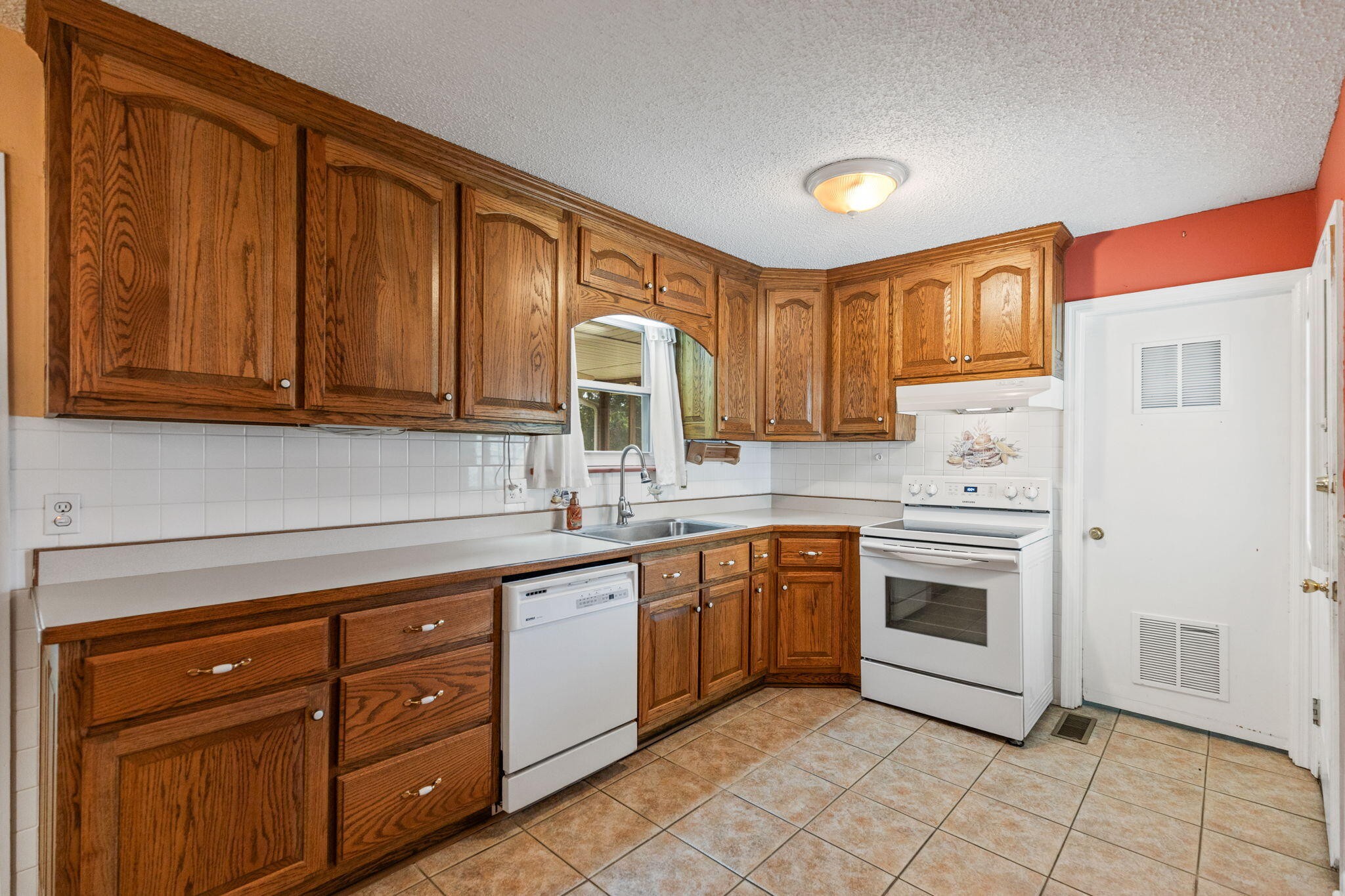 26 Stovall Street Property Photo 11