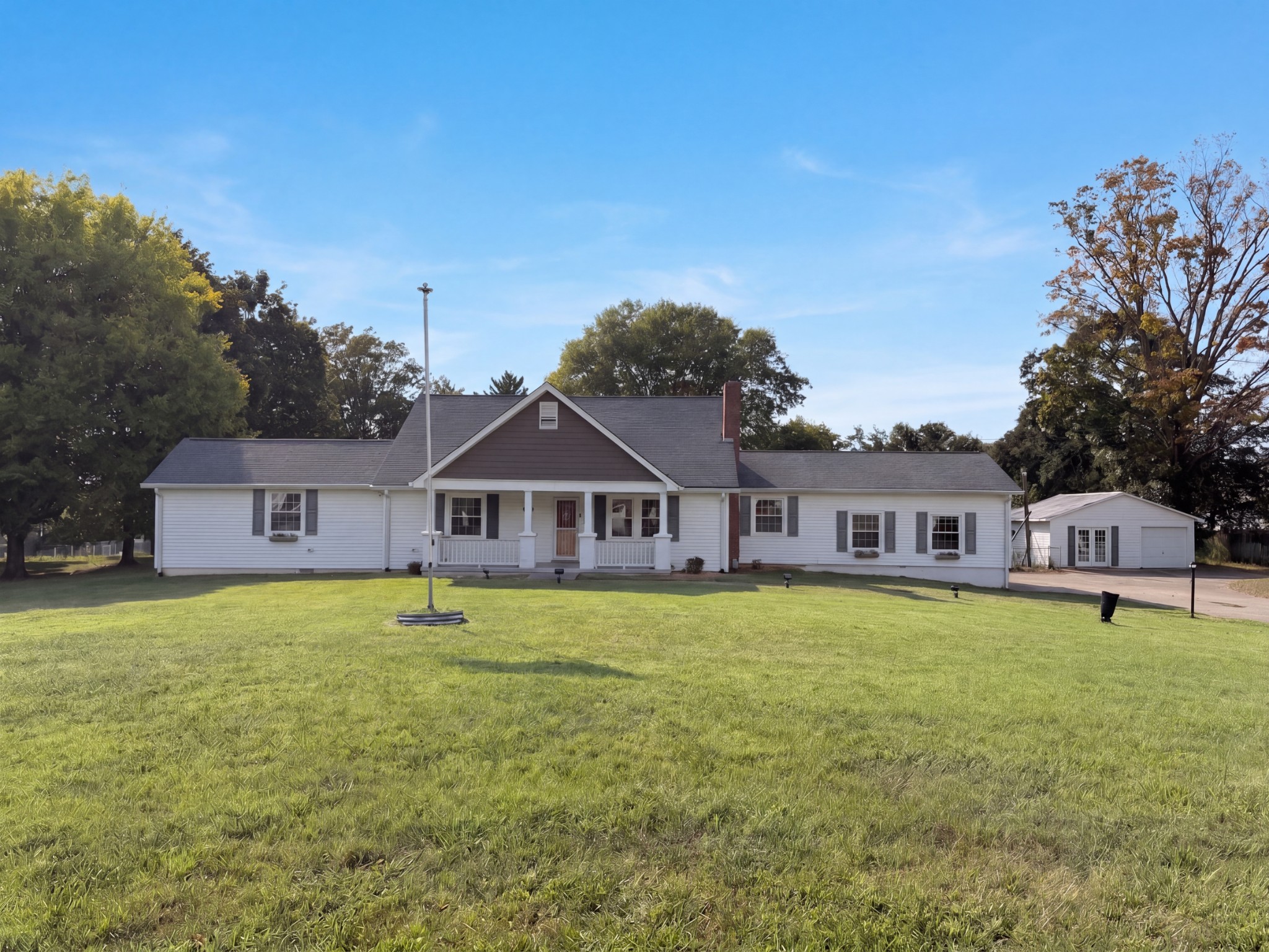 415 Hawkins Rd Property Photo 1