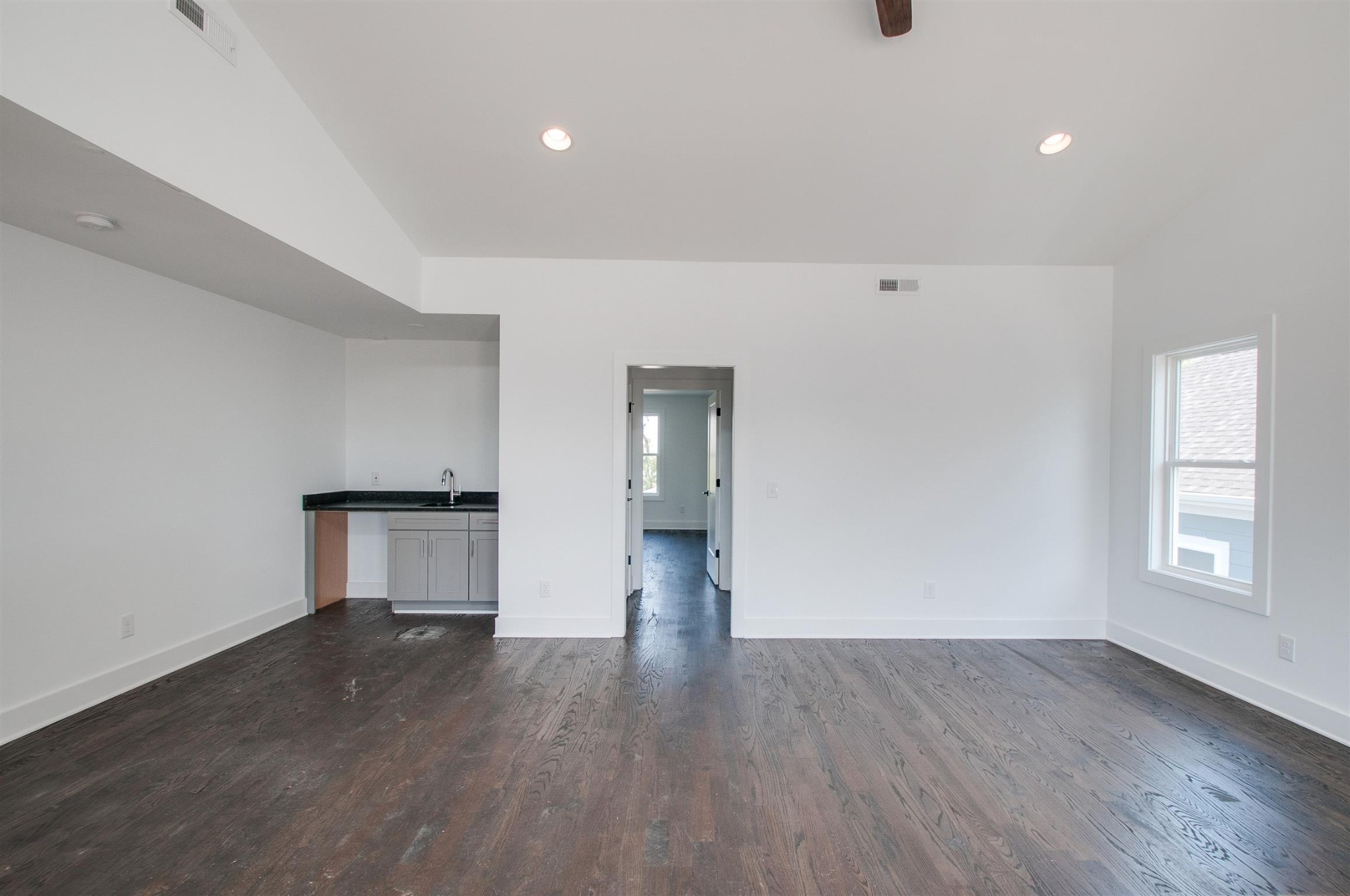 1024 Argyle Ave Property Photo 16