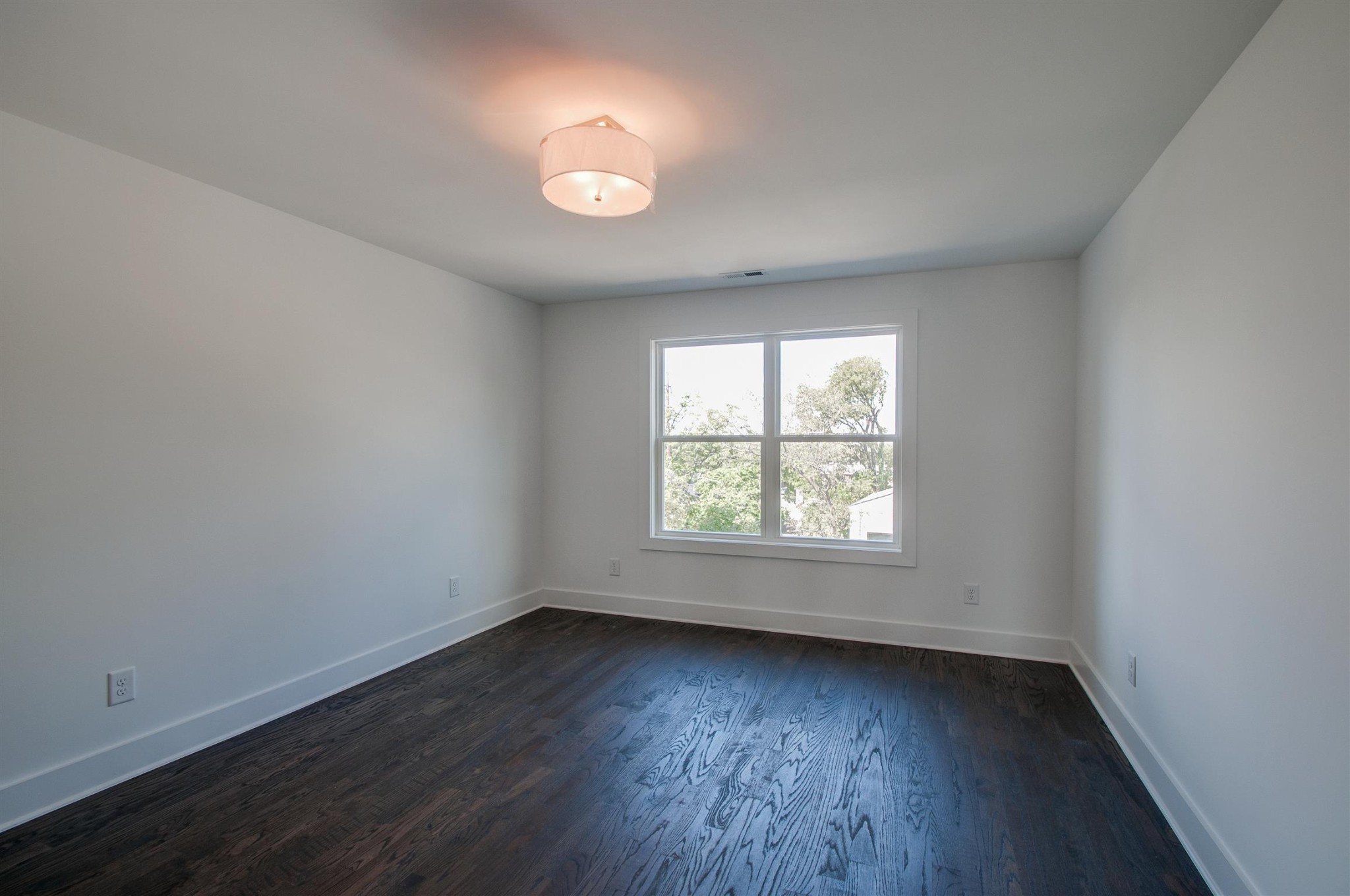 1024 Argyle Ave Property Photo 18