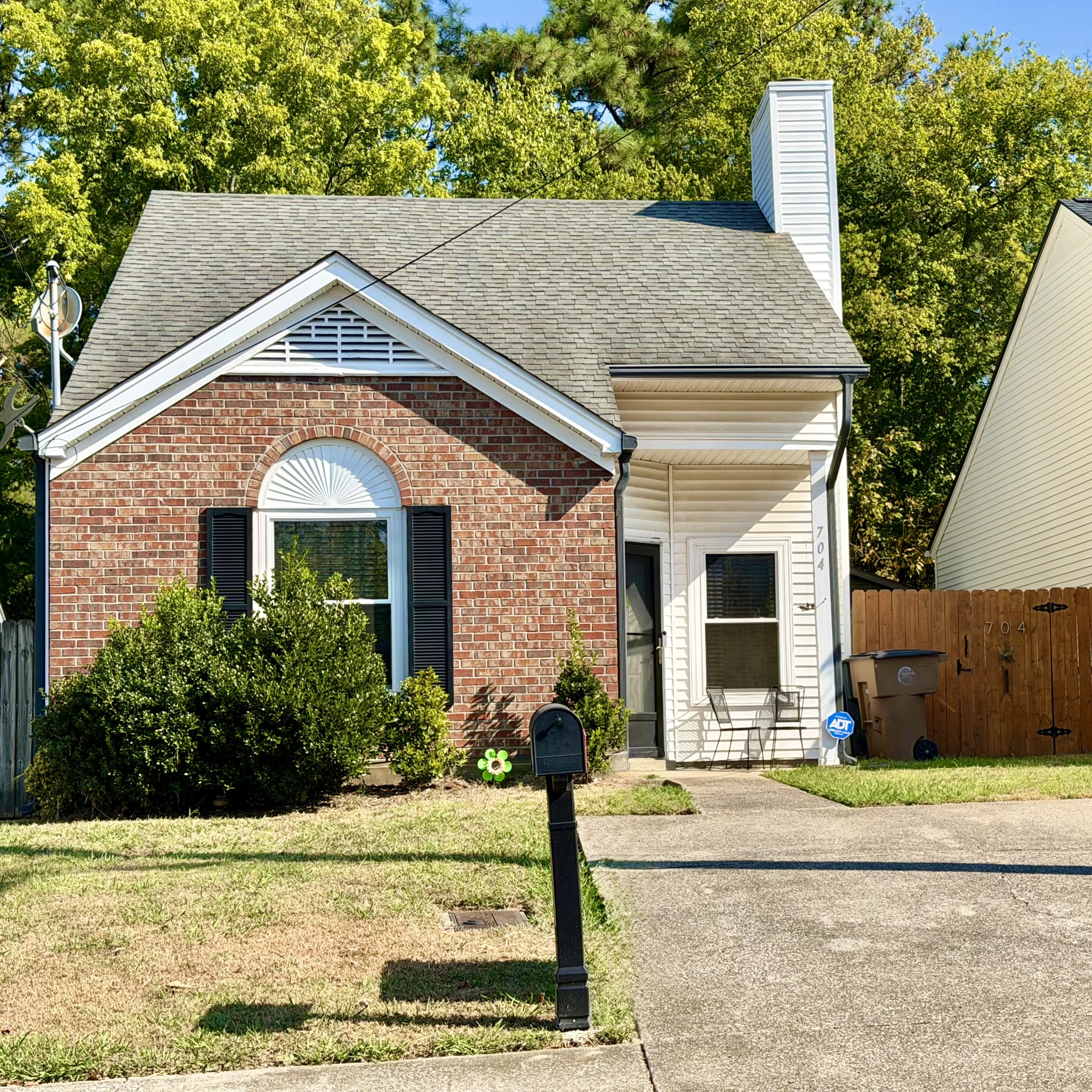 704 Maple Pl