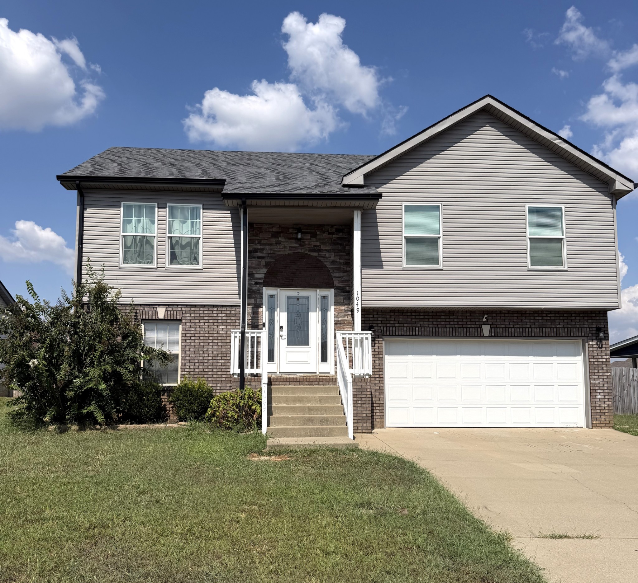 1049 Charles Thomas Dr Property Photo 1