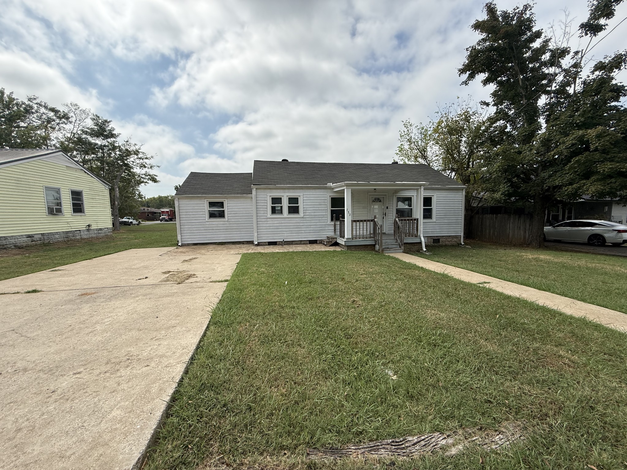 732 Meadowlane Dr Property Photo 1
