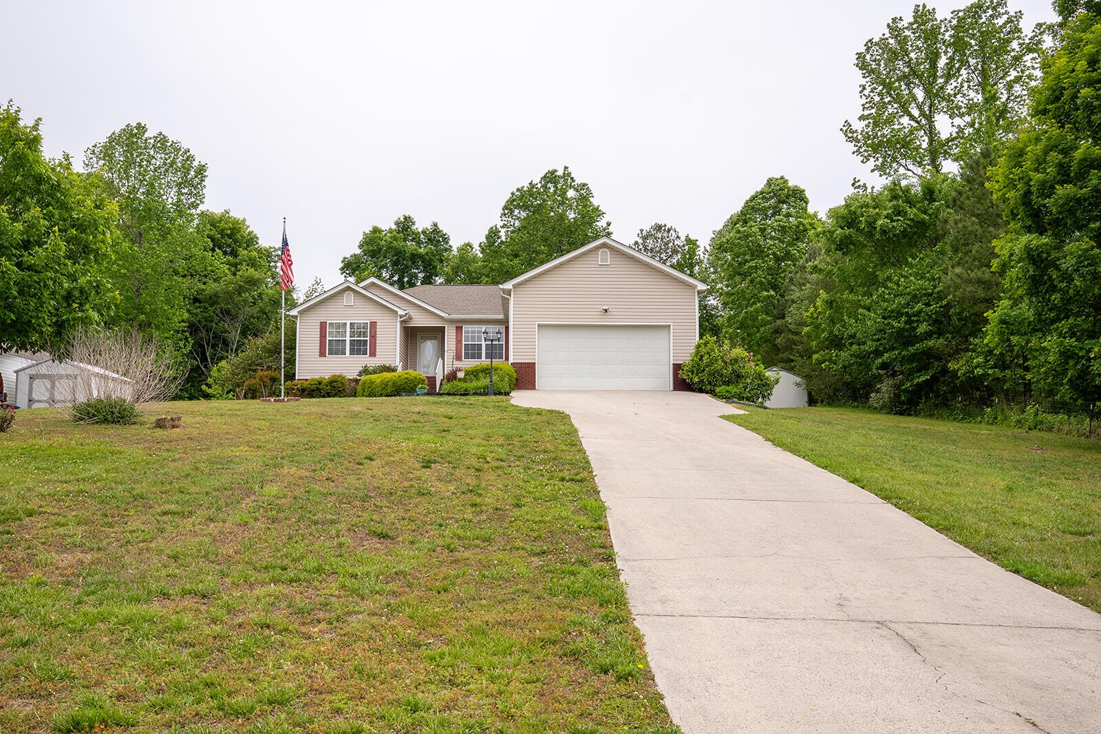 196 Chetola Drive, Ne Property Photo 1