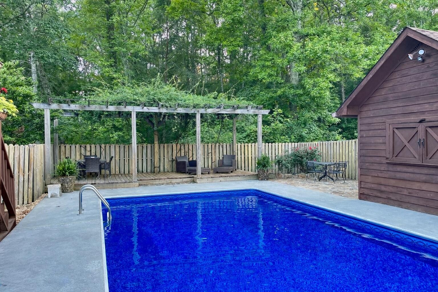 446 Jamestown Road Property Photo 4