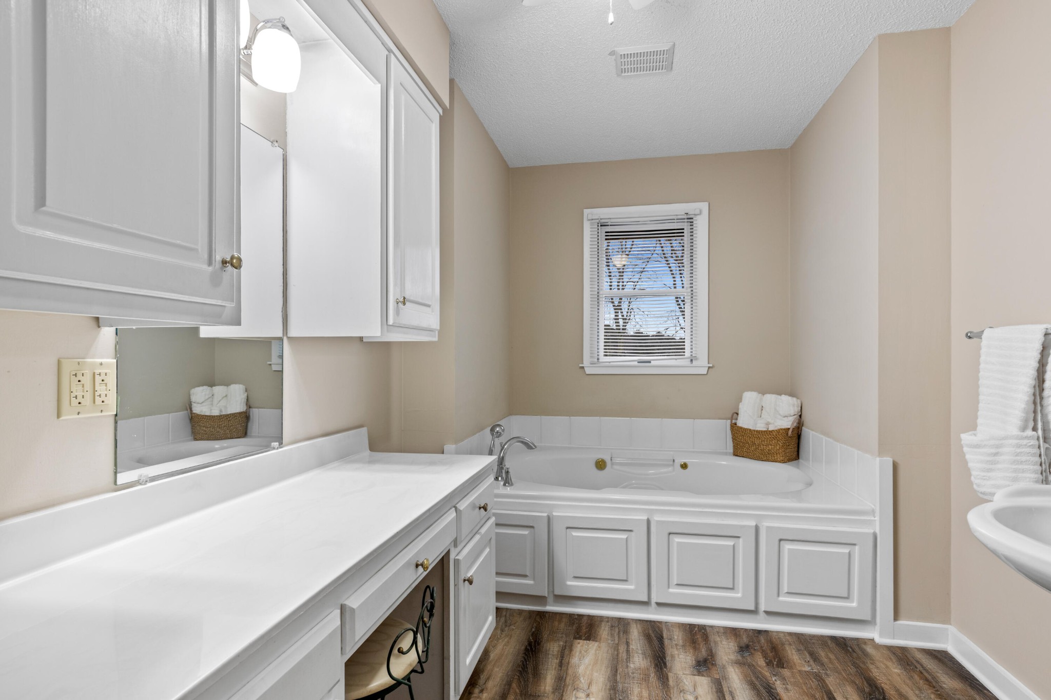 446 Jamestown Road Property Photo 27