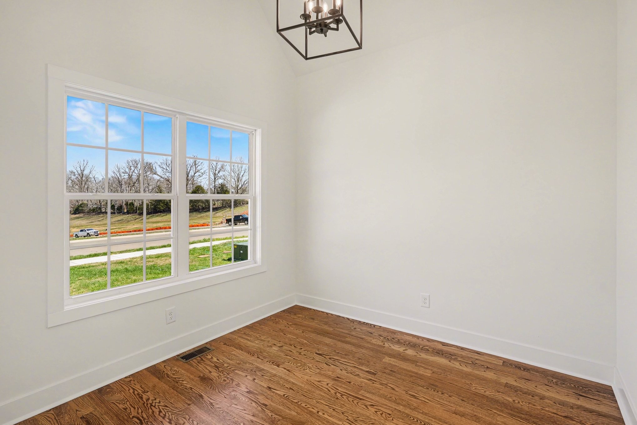2031 Eagles Bluff Dr Property Photo 3