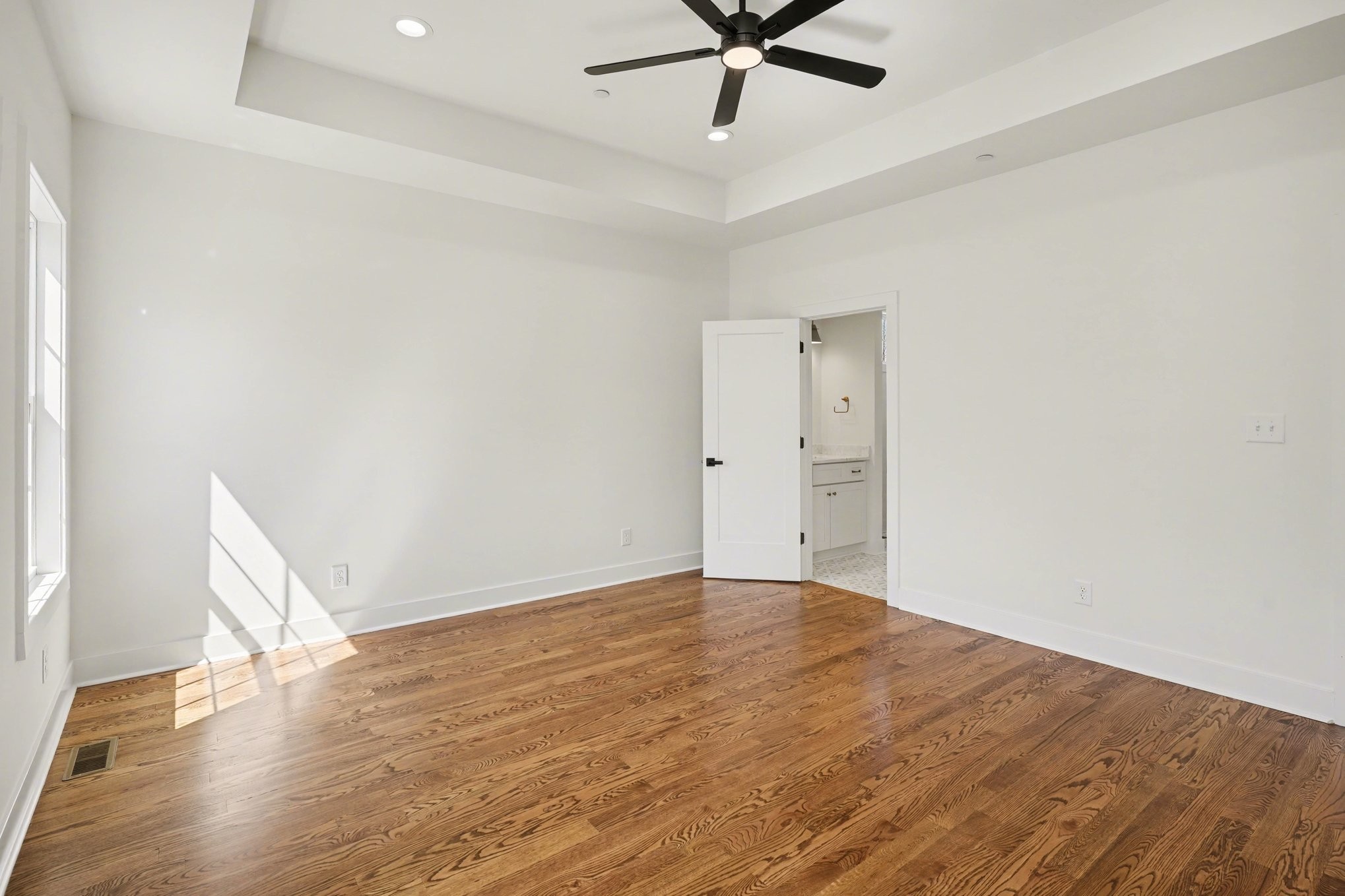 2031 Eagles Bluff Dr Property Photo 12
