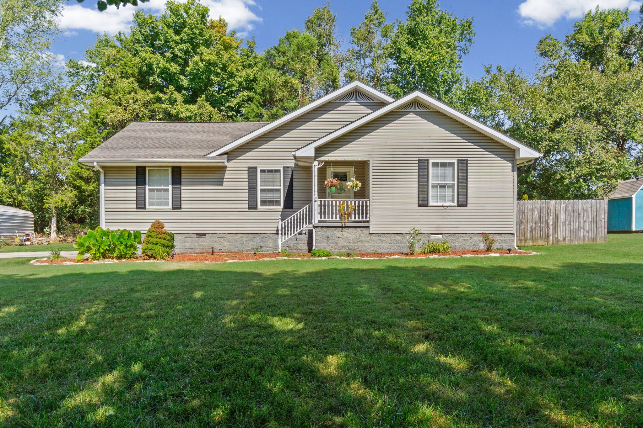 133 Oak Springs Ln Property Photo 1