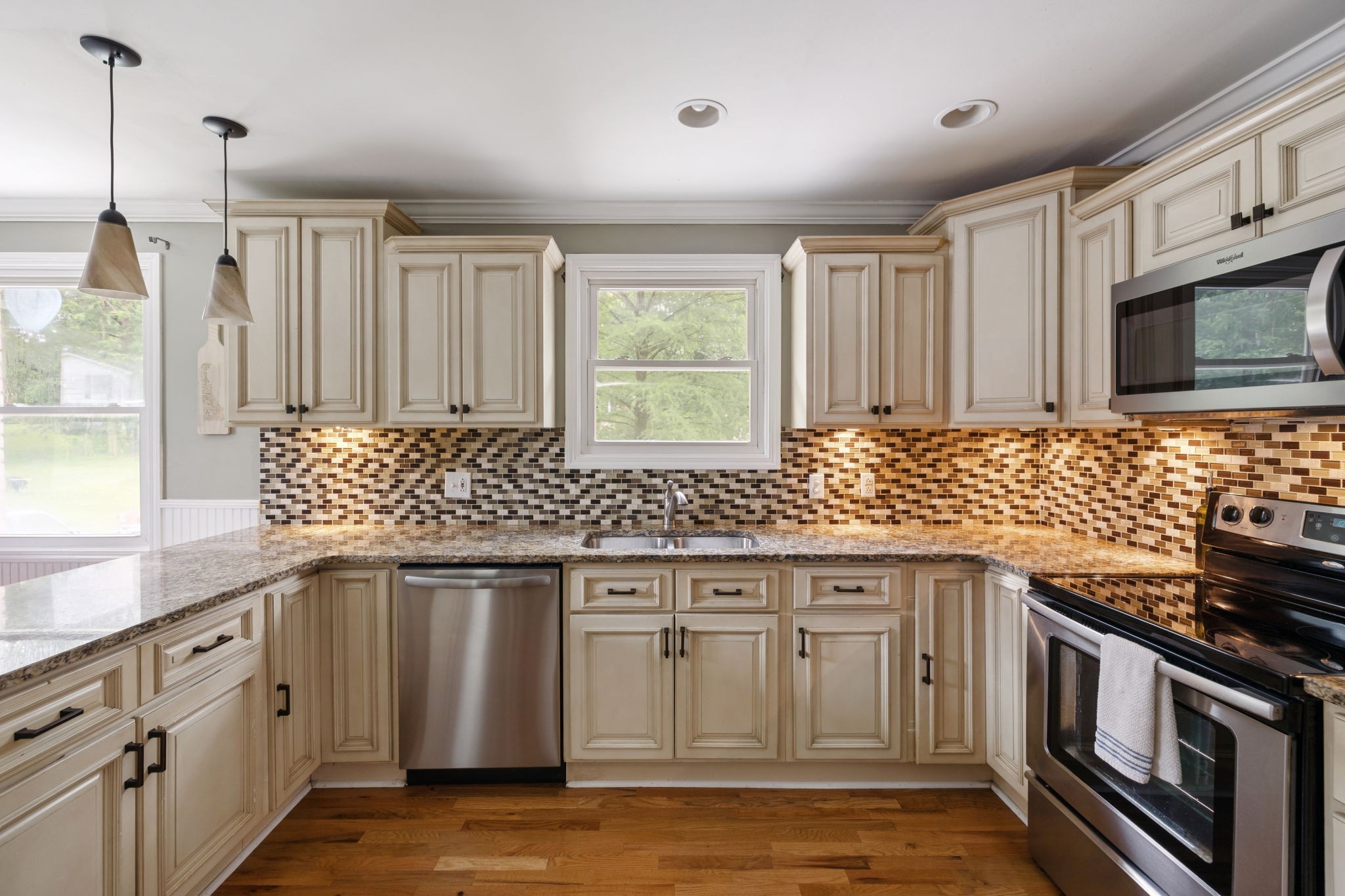 608 Harpeth Pkwy, E Property Photo 8