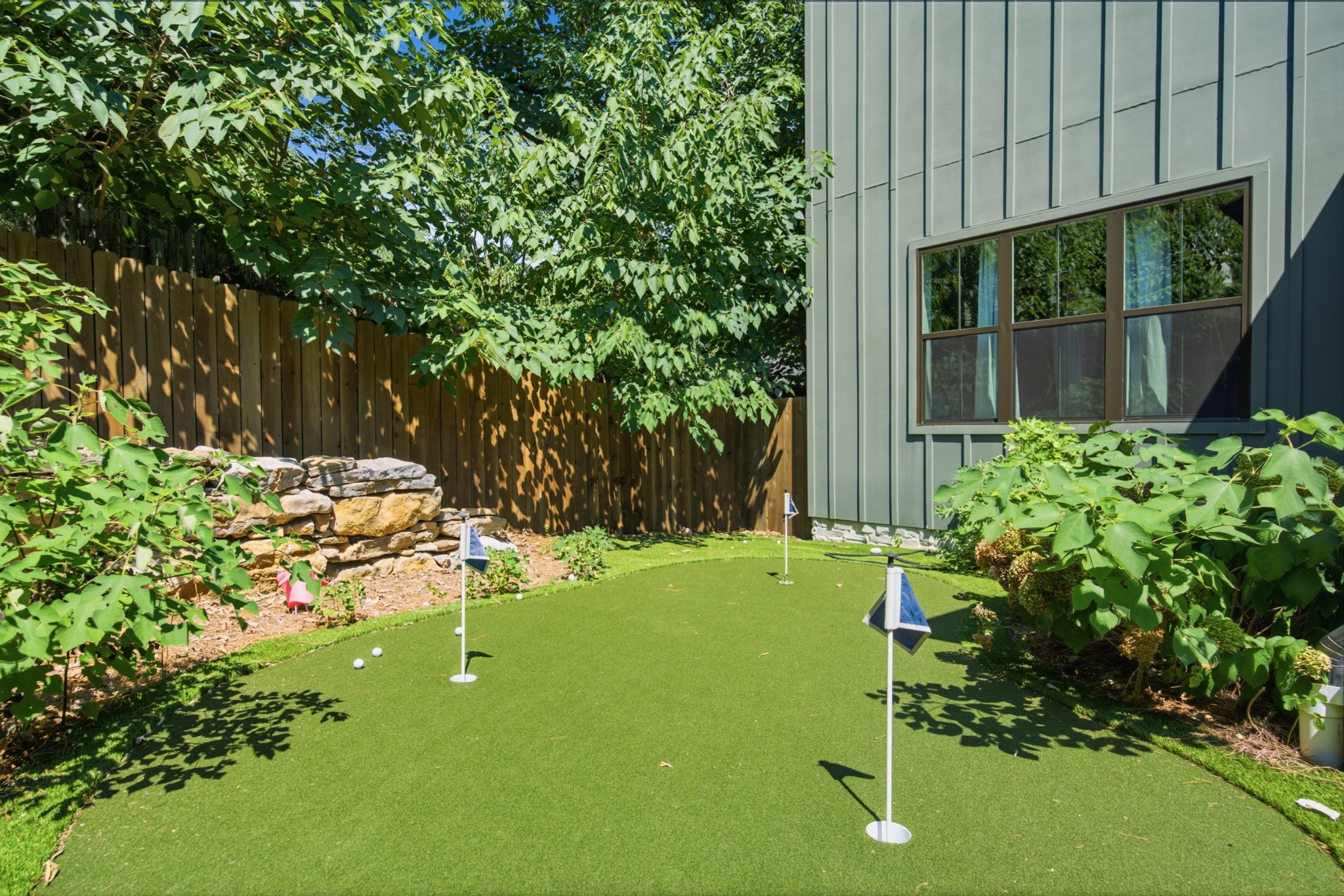 305 Chamberlin St Property Photo 40