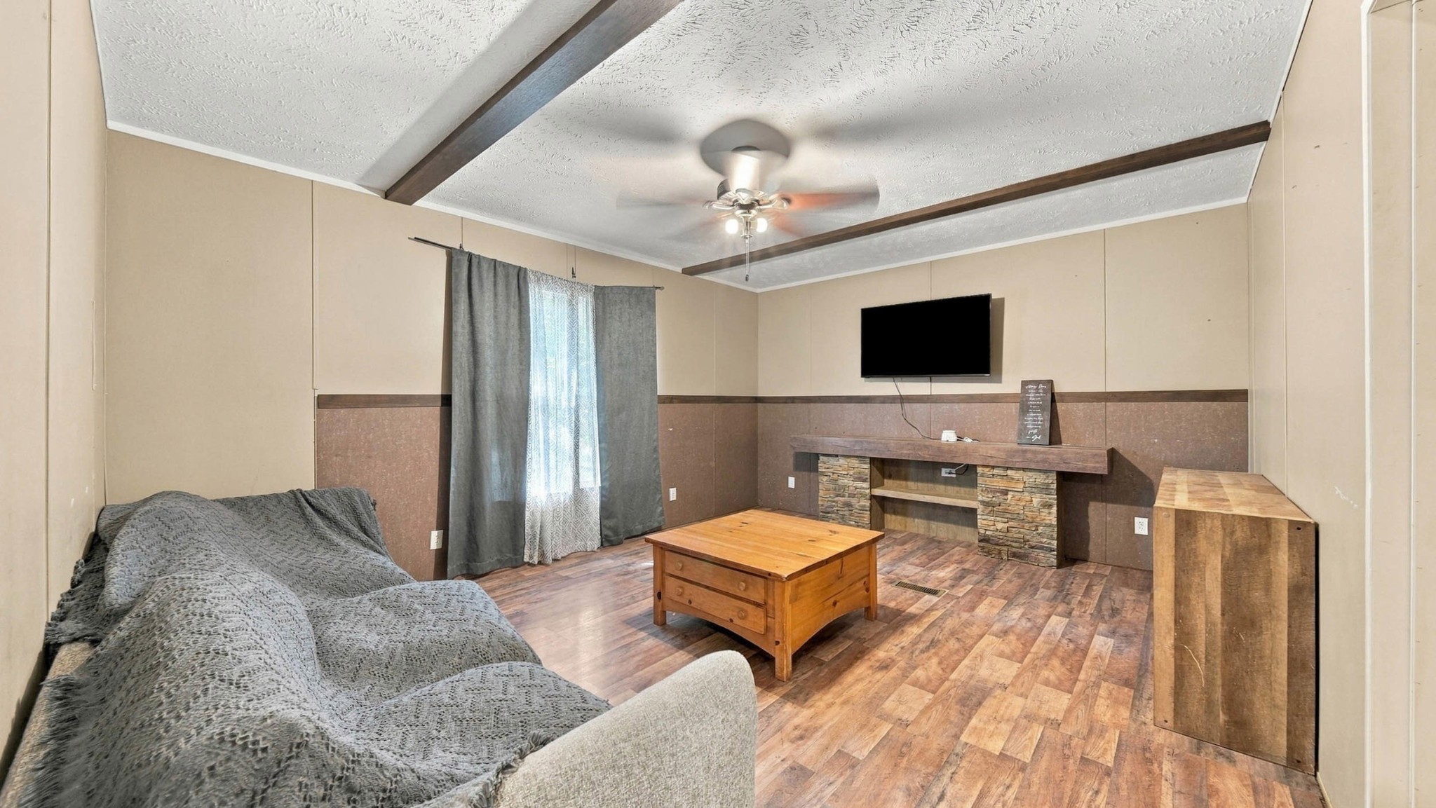 437 Sterling Road Property Photo 3