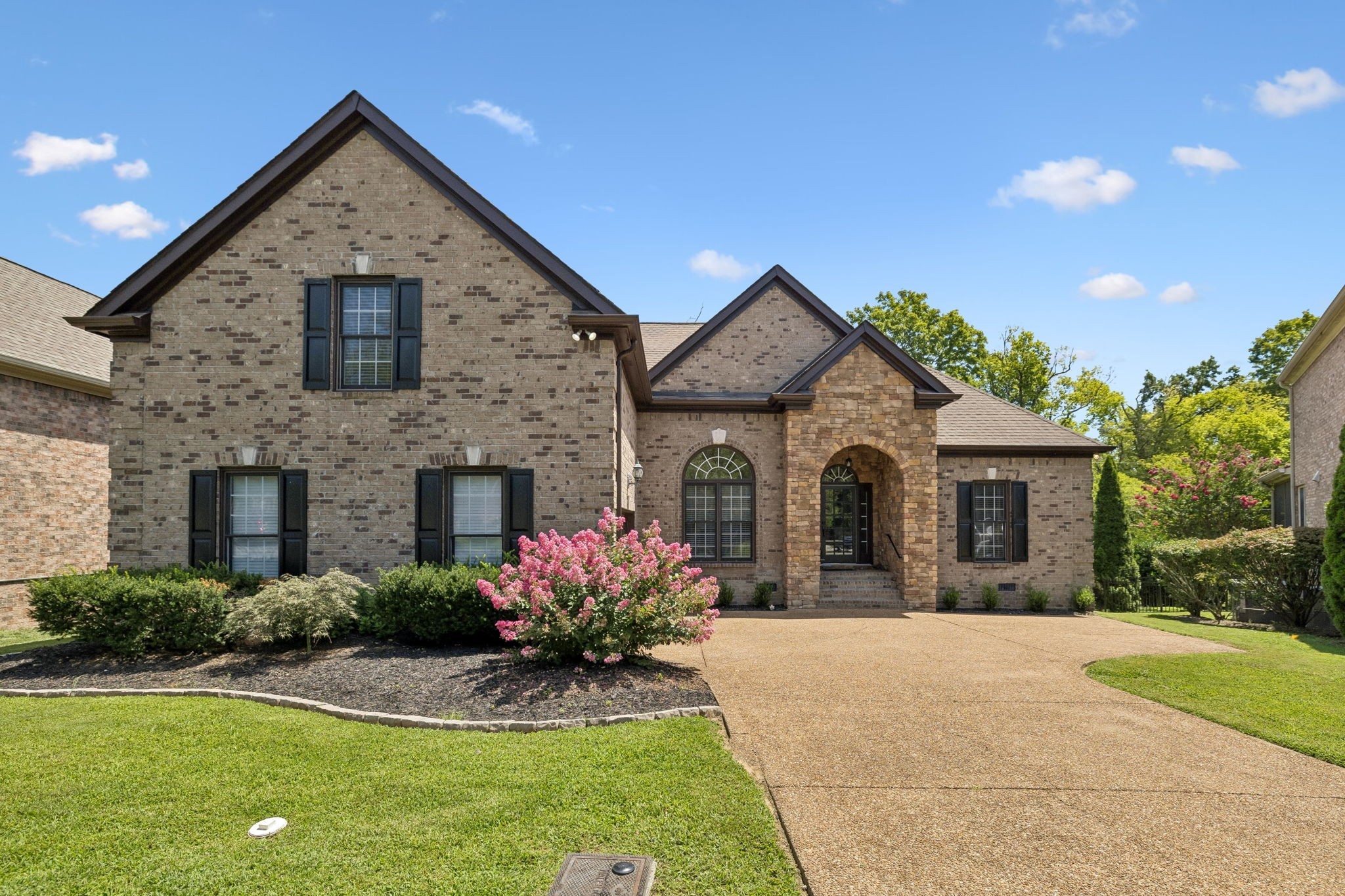425 Caledonian Ct Property Photo 1