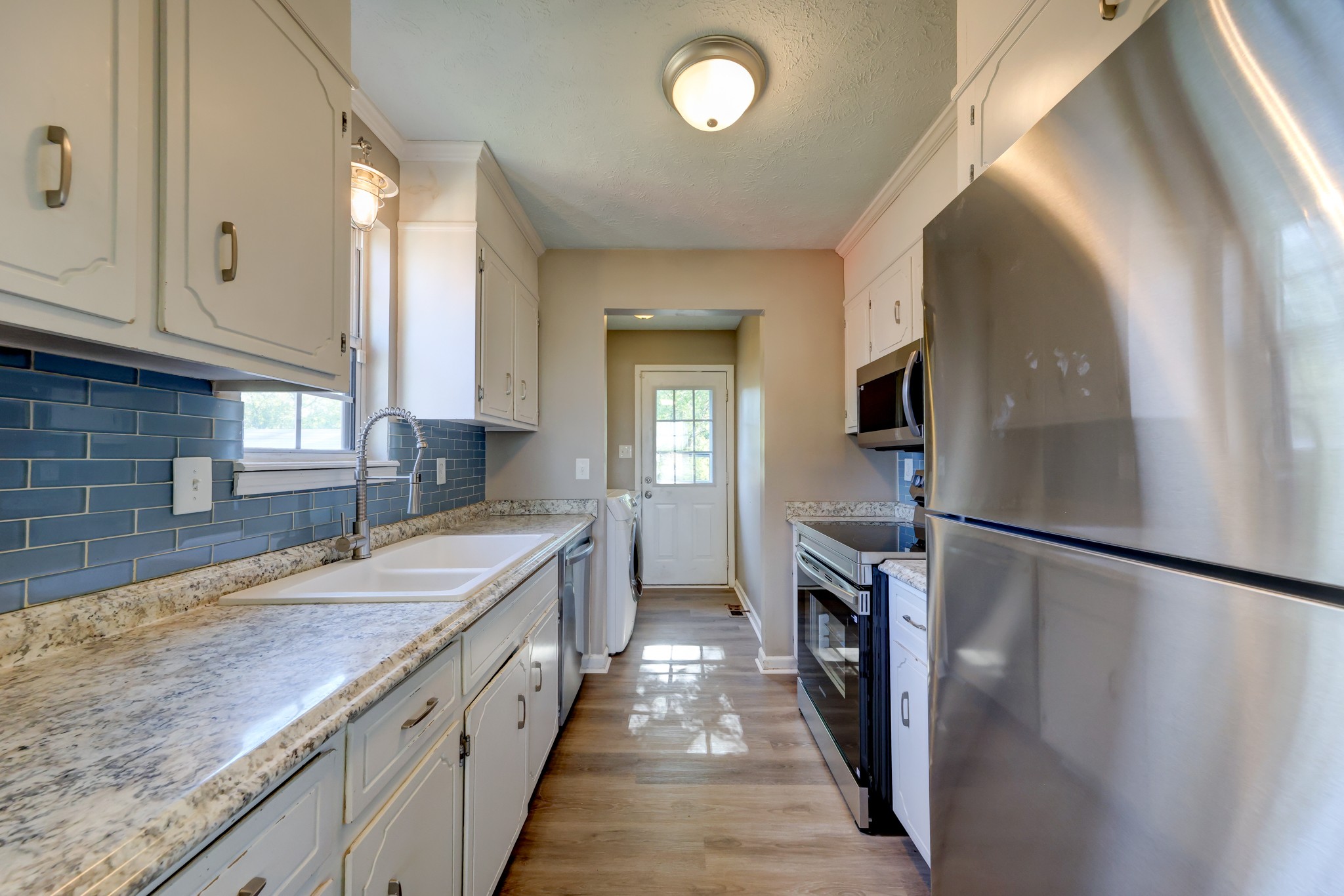 672 Artic Ave Property Photo 10