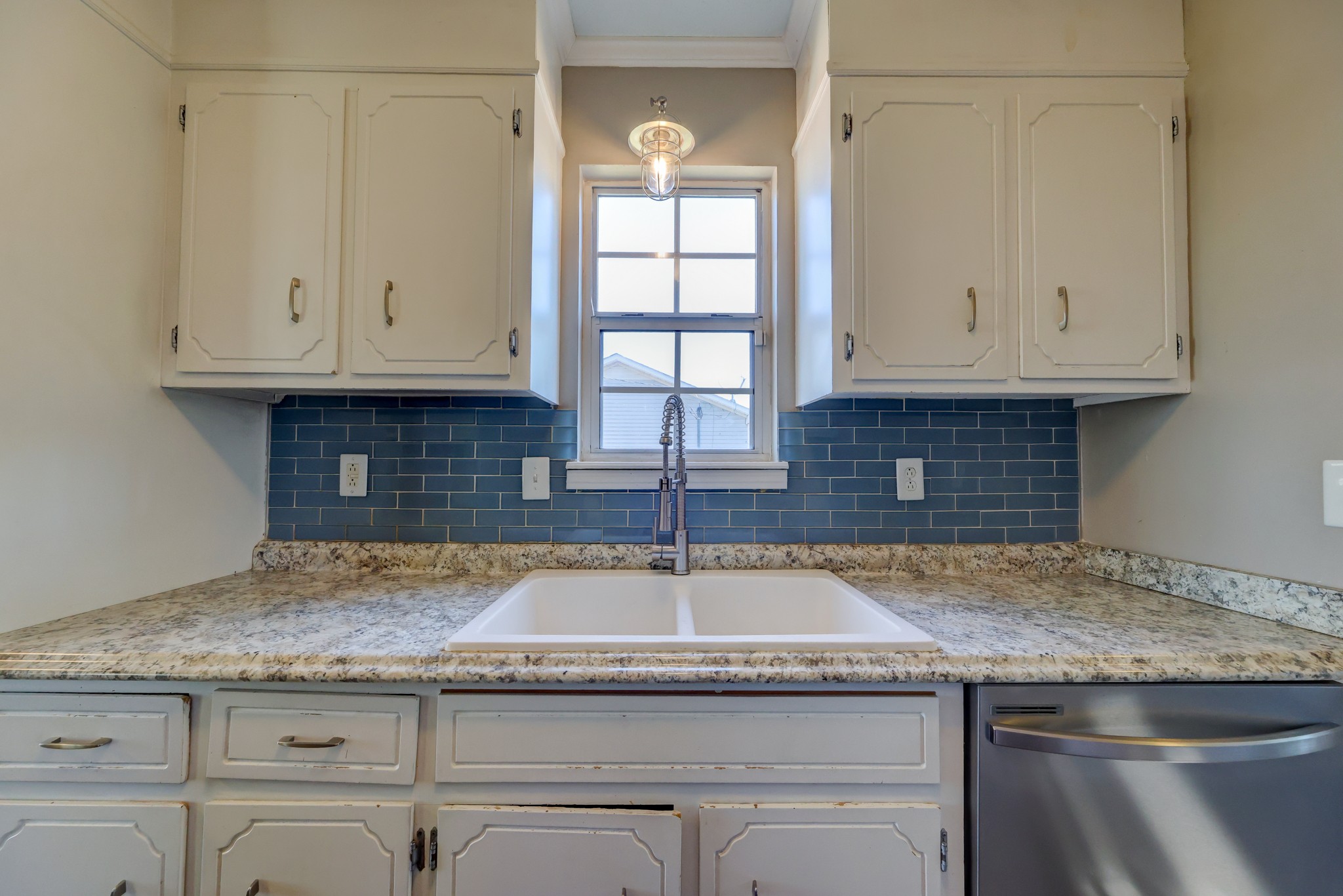 672 Artic Ave Property Photo 11