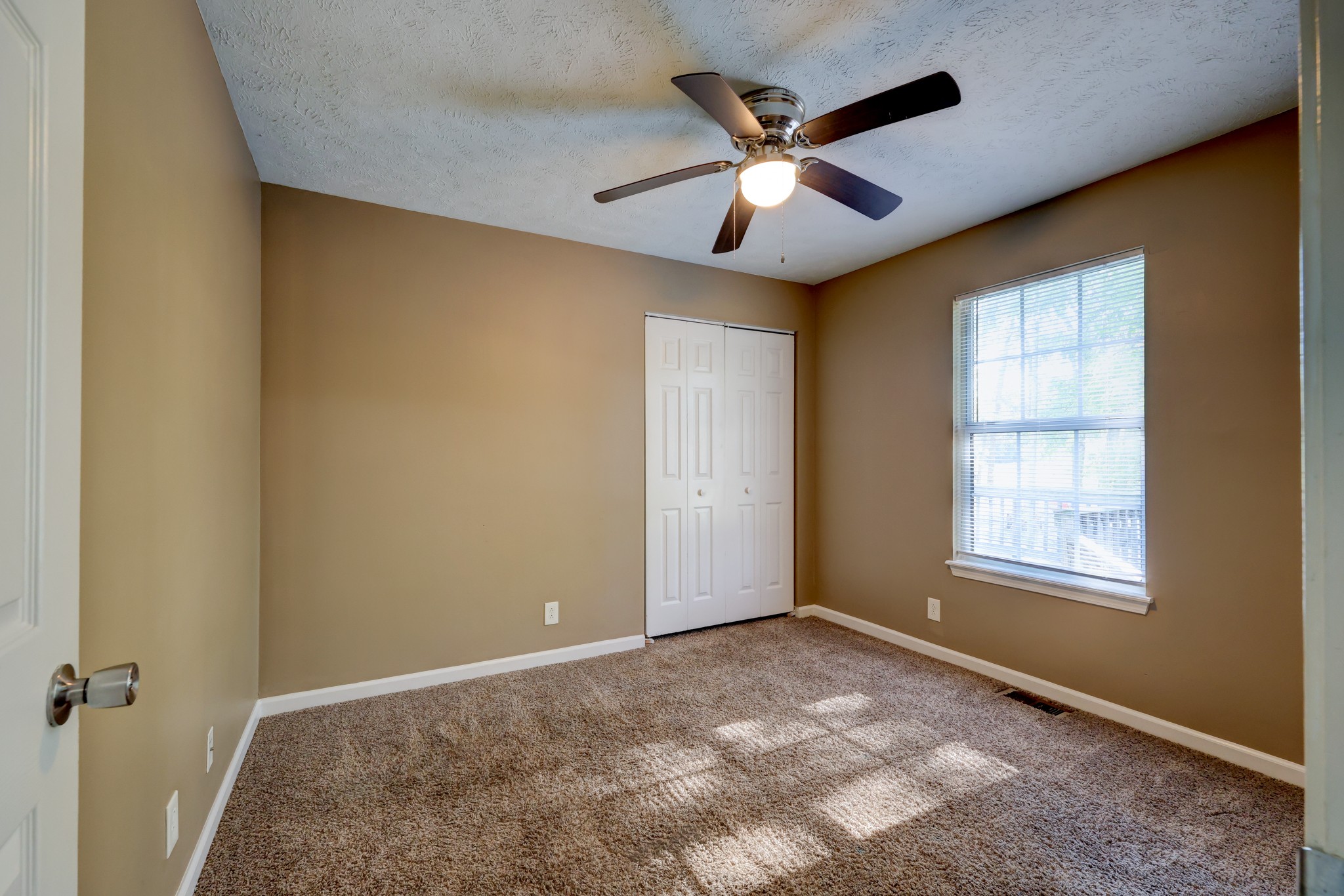 672 Artic Ave Property Photo 15