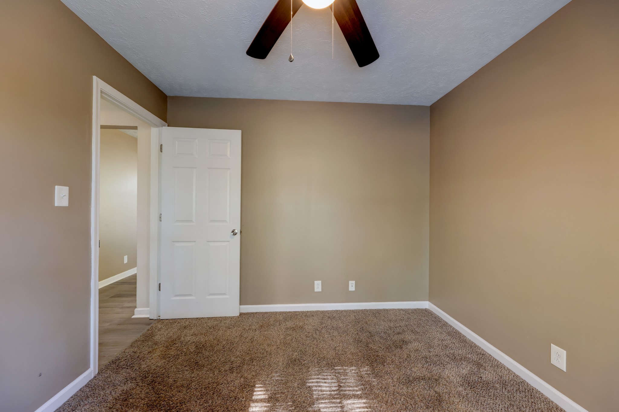 672 Artic Ave Property Photo 17
