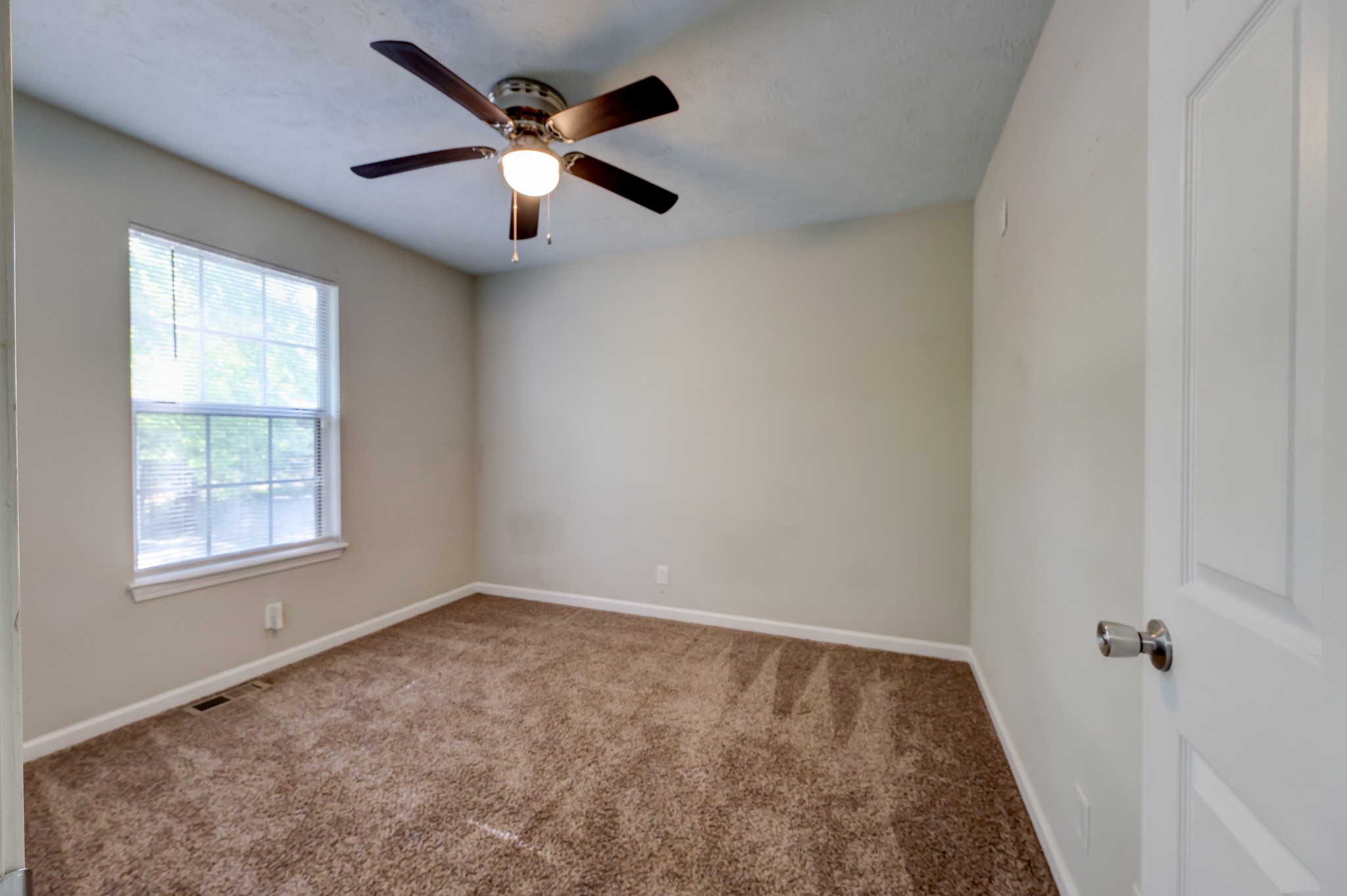 672 Artic Ave Property Photo 30