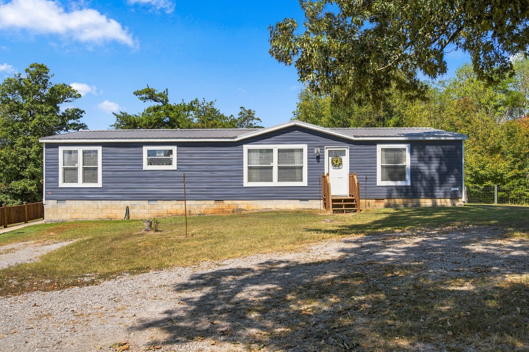 670 Garrett Rd Property Photo 1