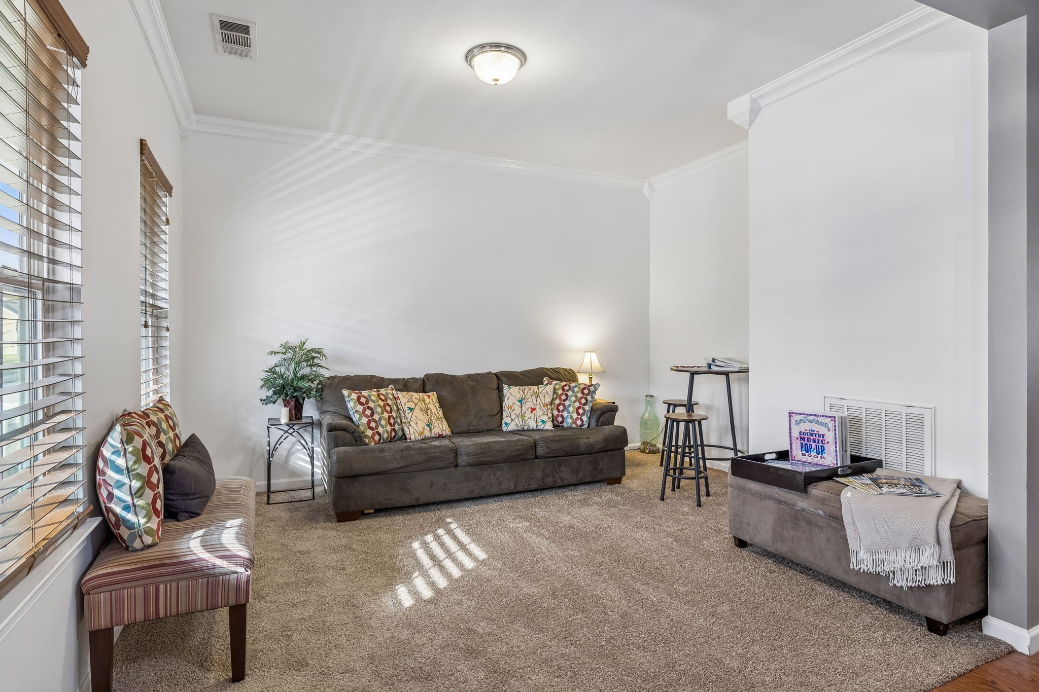 2512 Janalyn Trce Property Photo 9