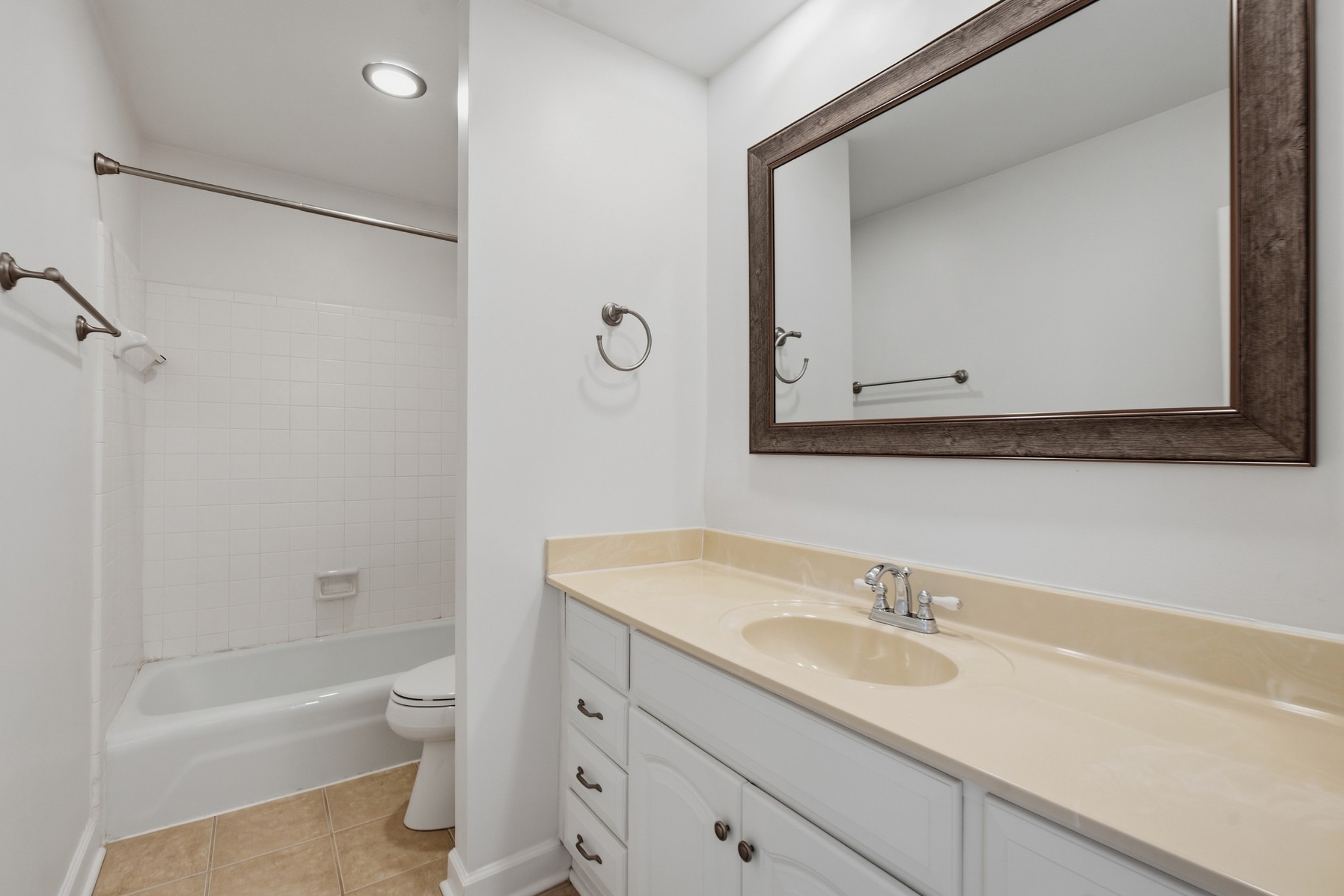 8207 Sawyer Brown Rd Property Photo 16