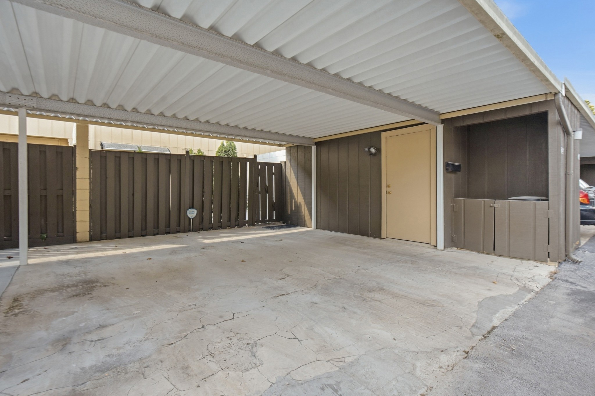 8207 Sawyer Brown Rd Property Photo 23