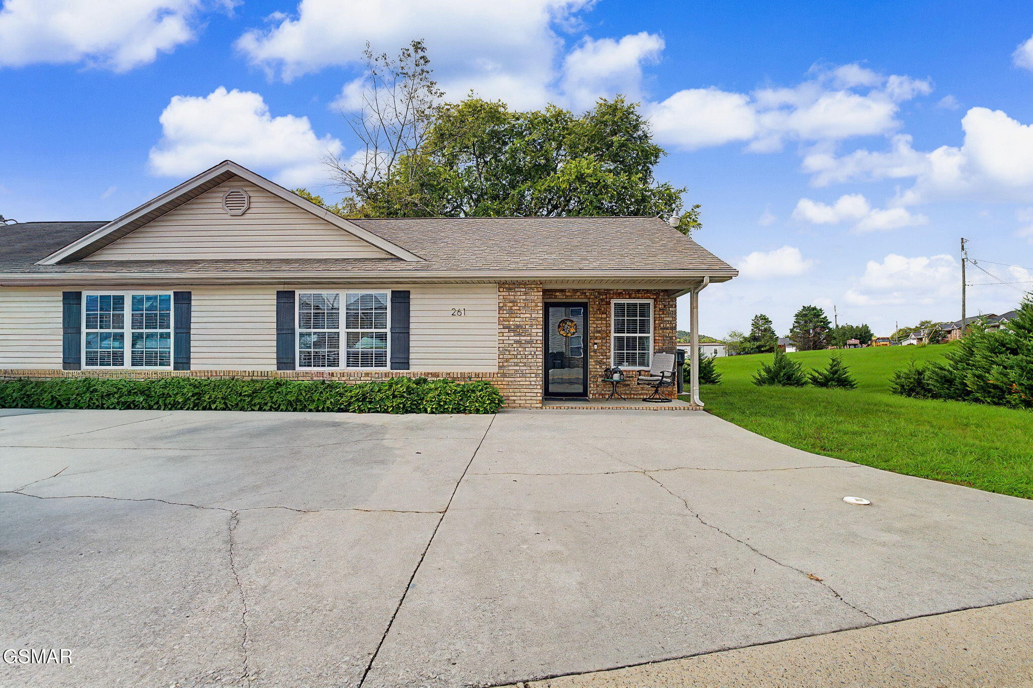 261 Dumplin Lane Property Photo 1