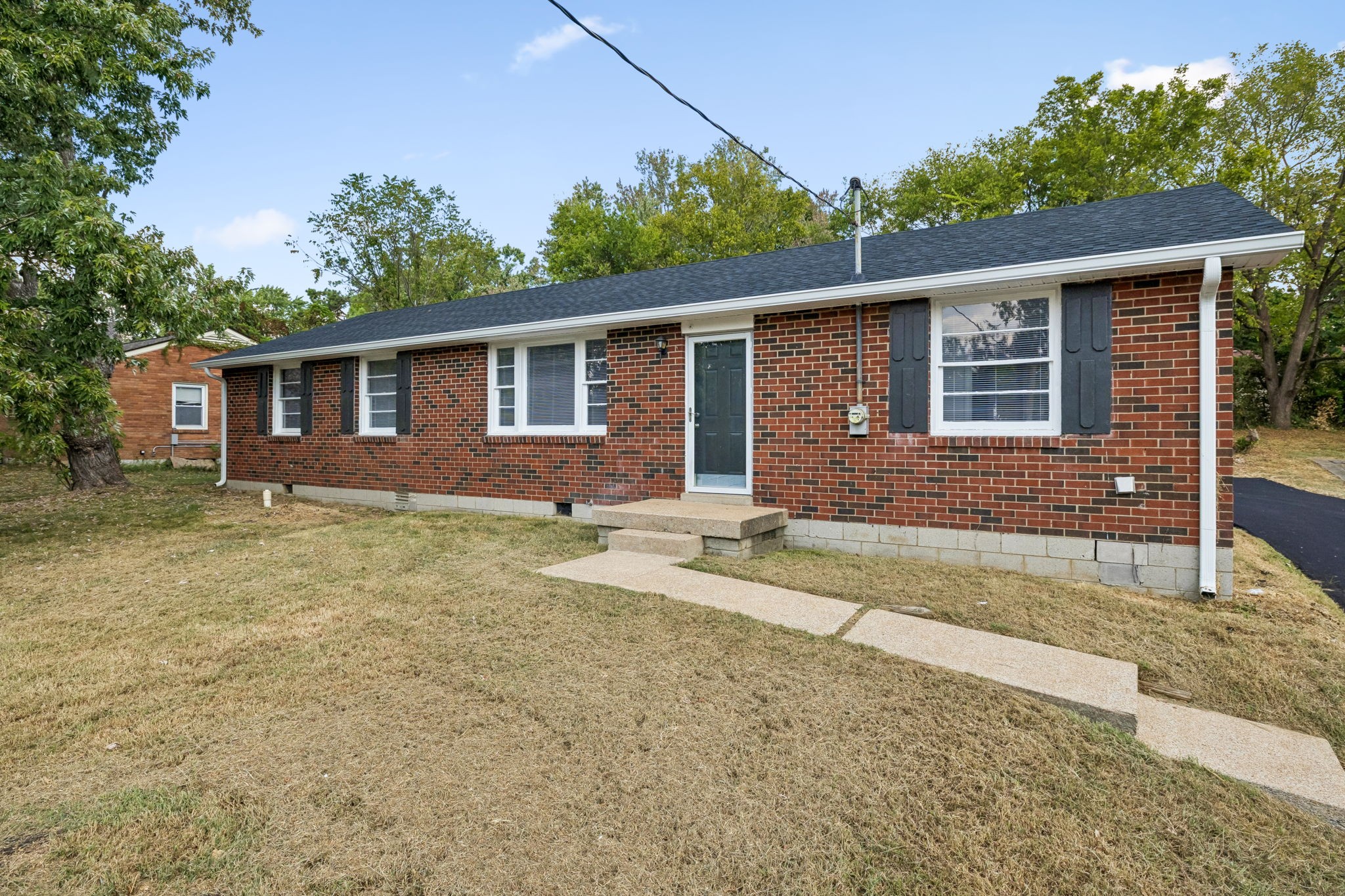 245 Bonnacroft Dr Property Photo 1