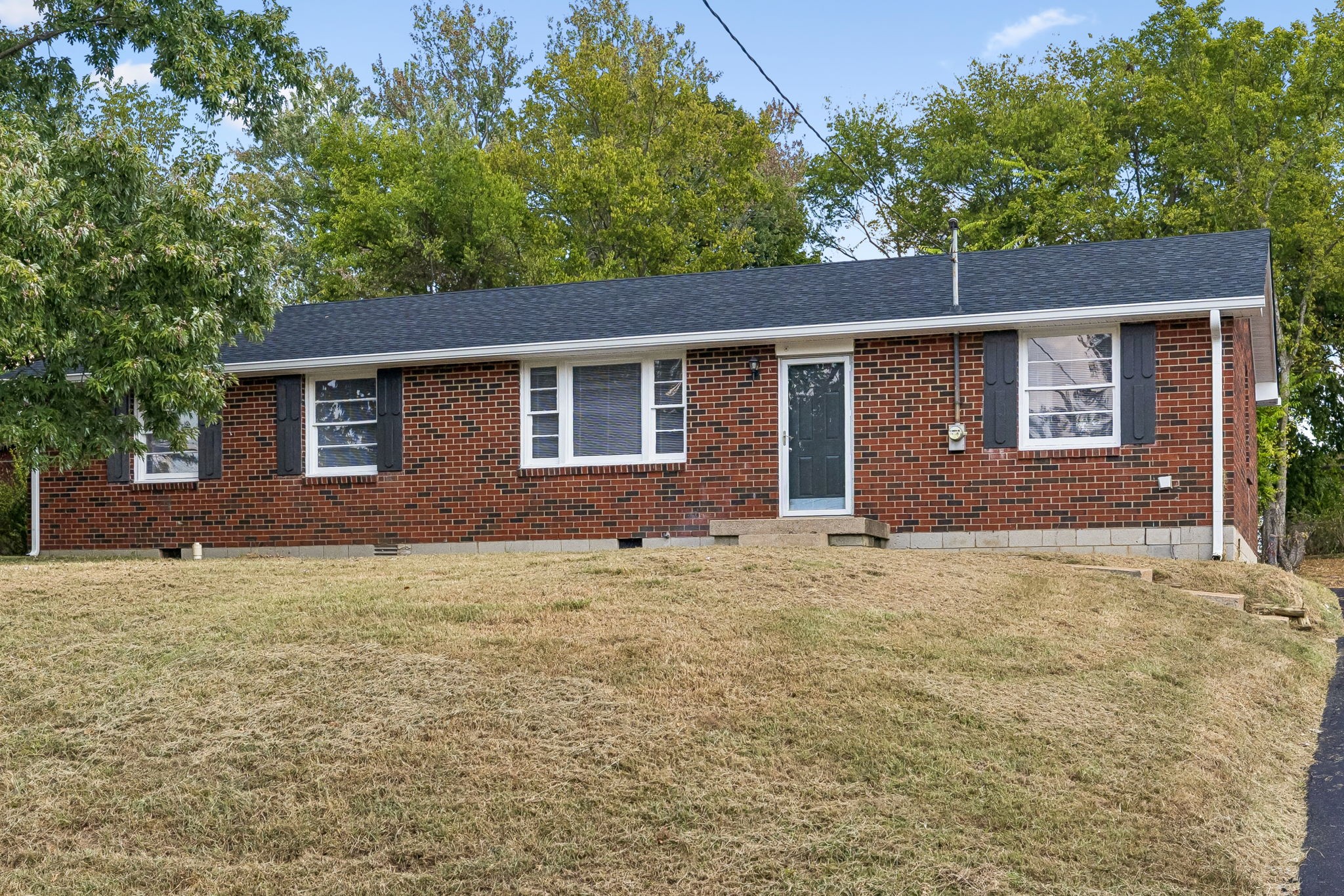 245 Bonnacroft Dr Property Photo 2