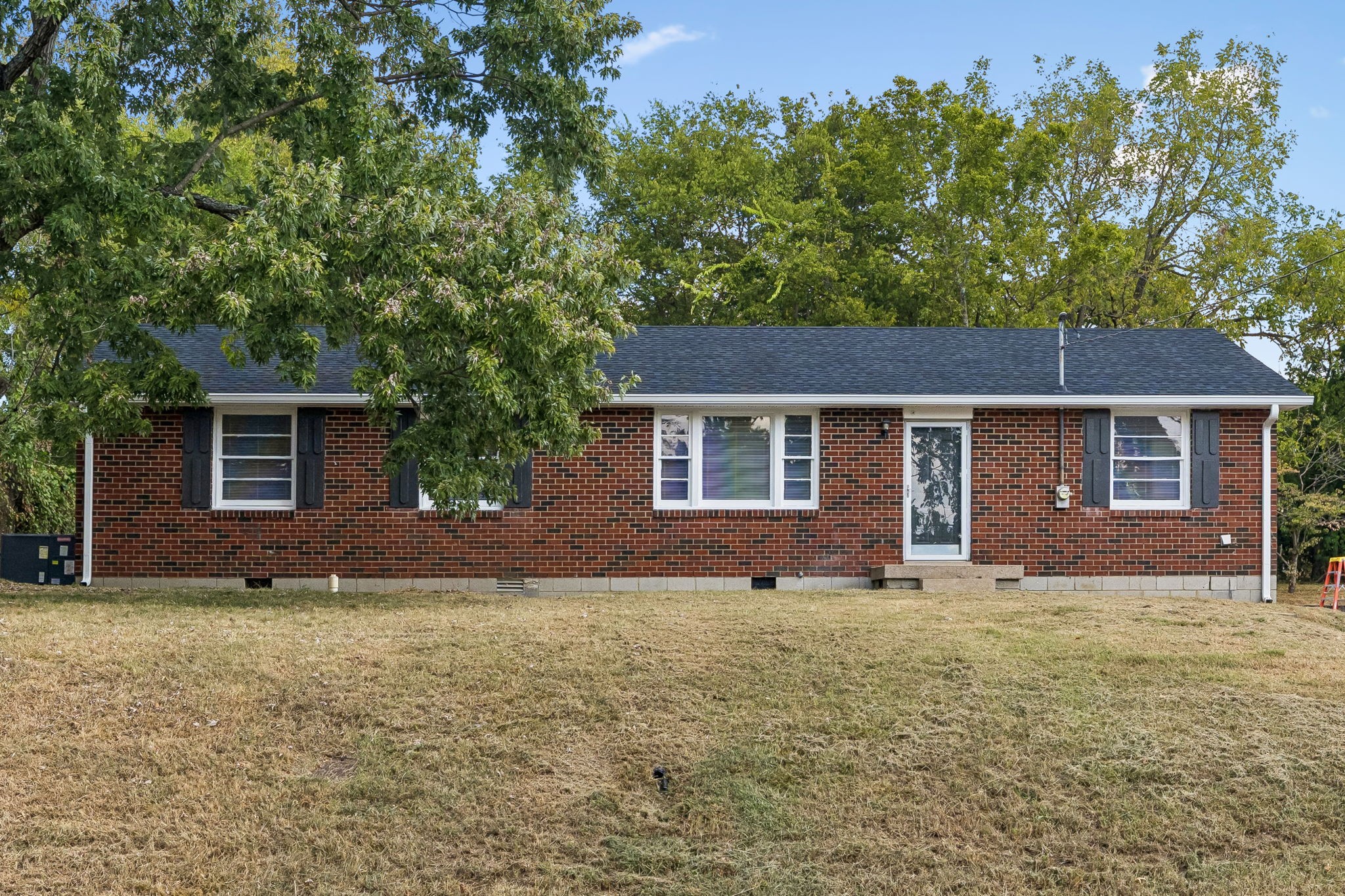 245 Bonnacroft Dr Property Photo 3