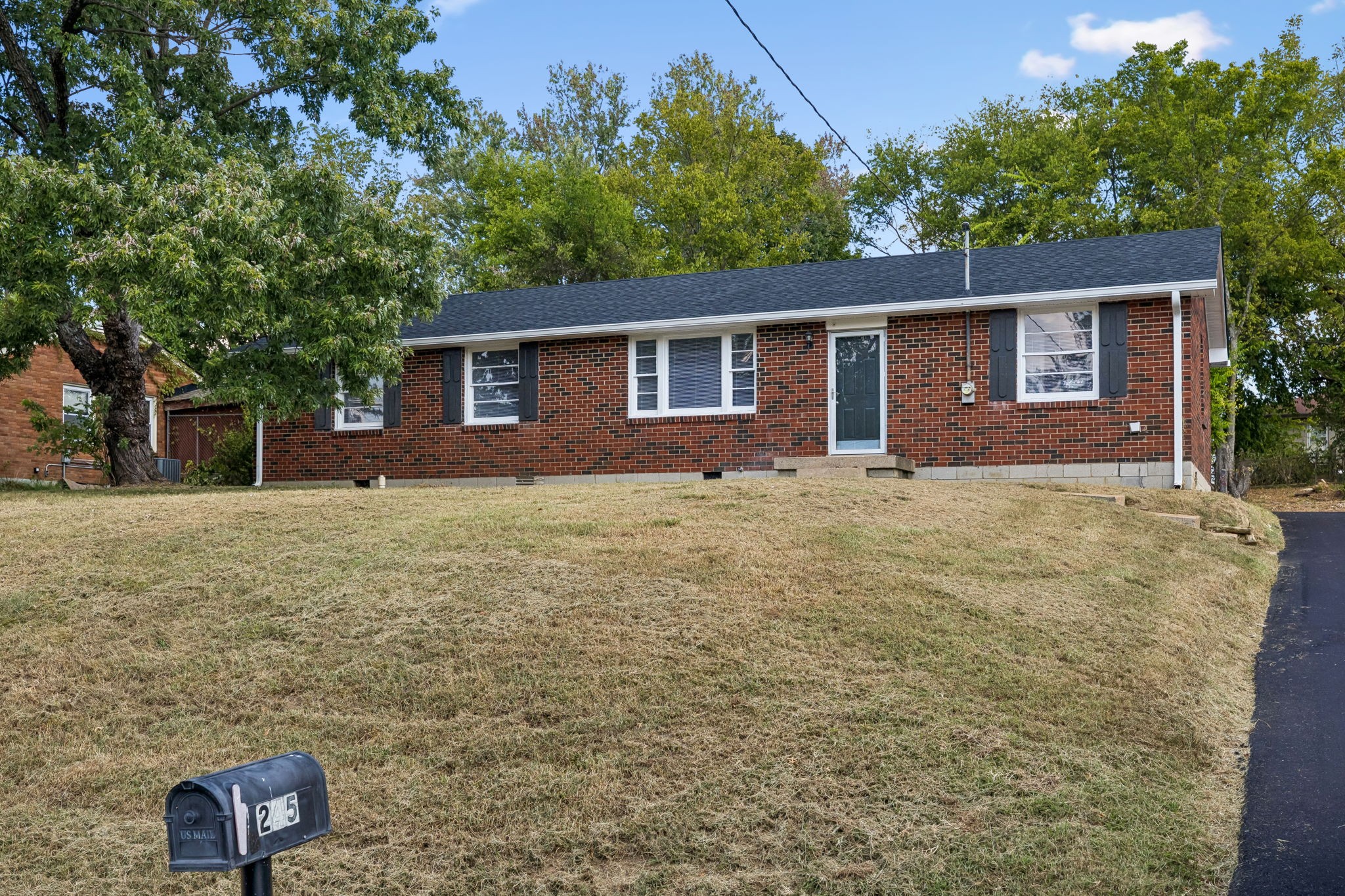 245 Bonnacroft Dr Property Photo 6