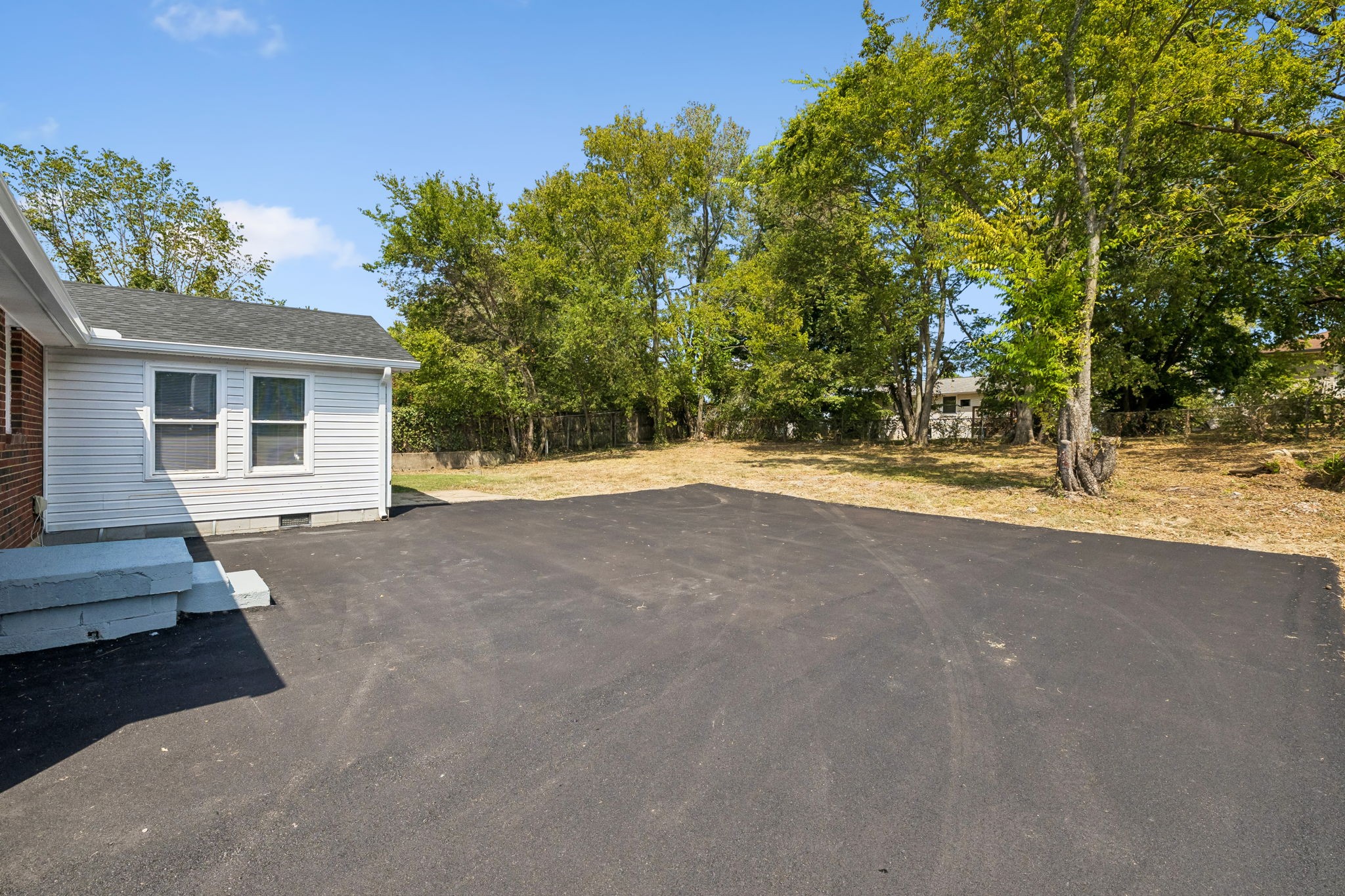 245 Bonnacroft Dr Property Photo 7
