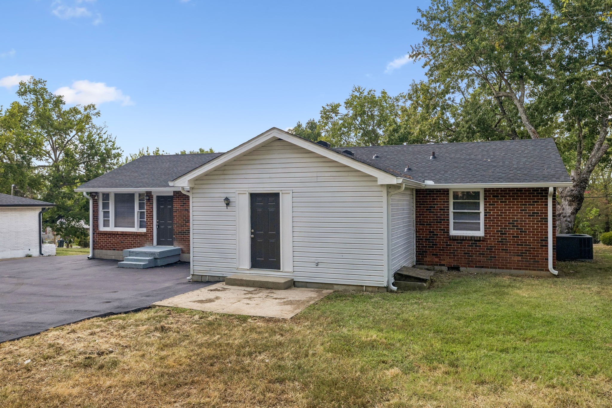 245 Bonnacroft Dr Property Photo 8