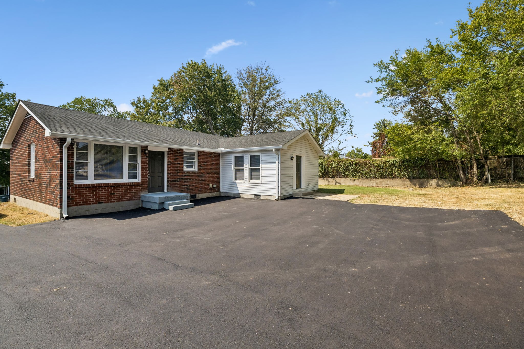 245 Bonnacroft Dr Property Photo 13