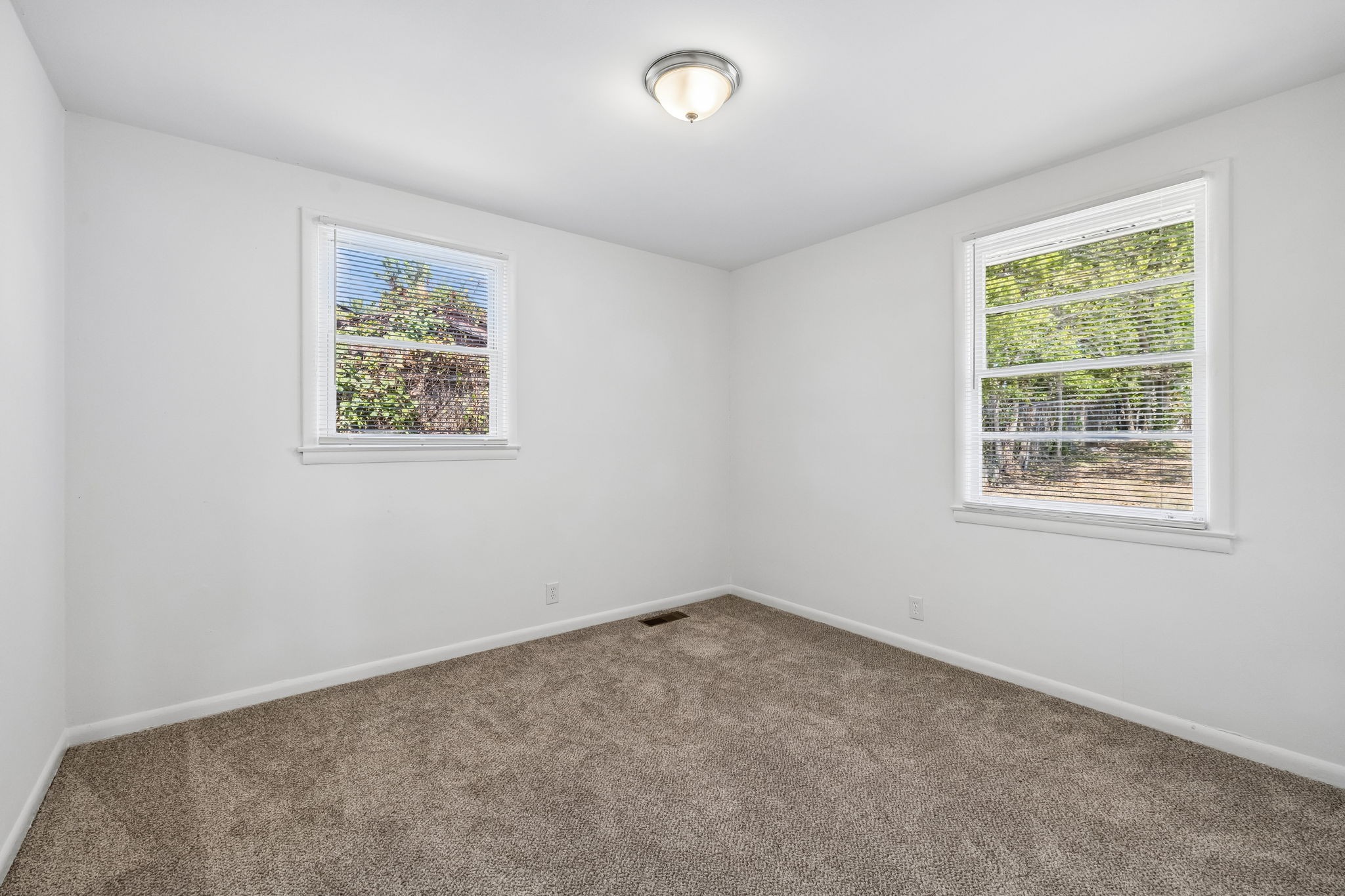 245 Bonnacroft Dr Property Photo 21