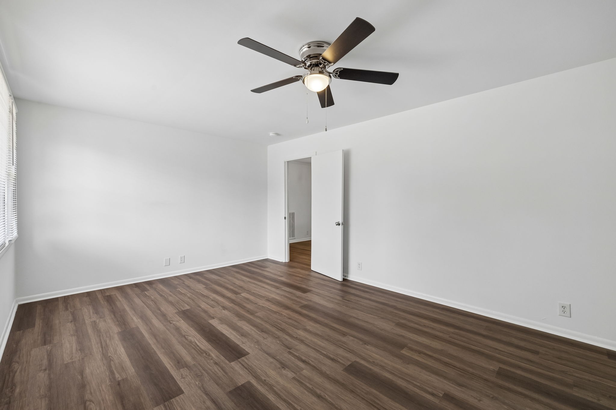 245 Bonnacroft Dr Property Photo 24
