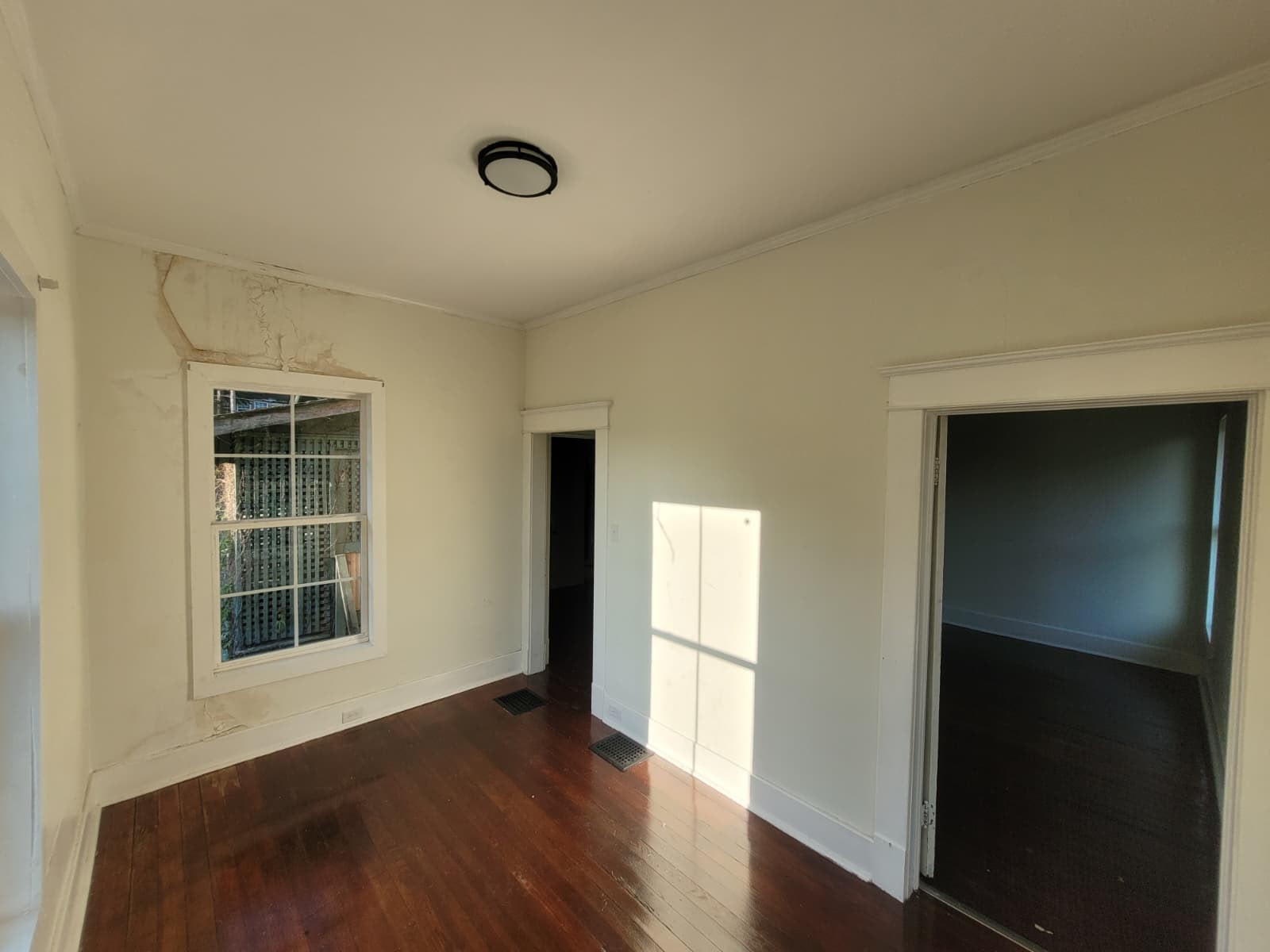 307 Sampson Ave, N Property Photo 6