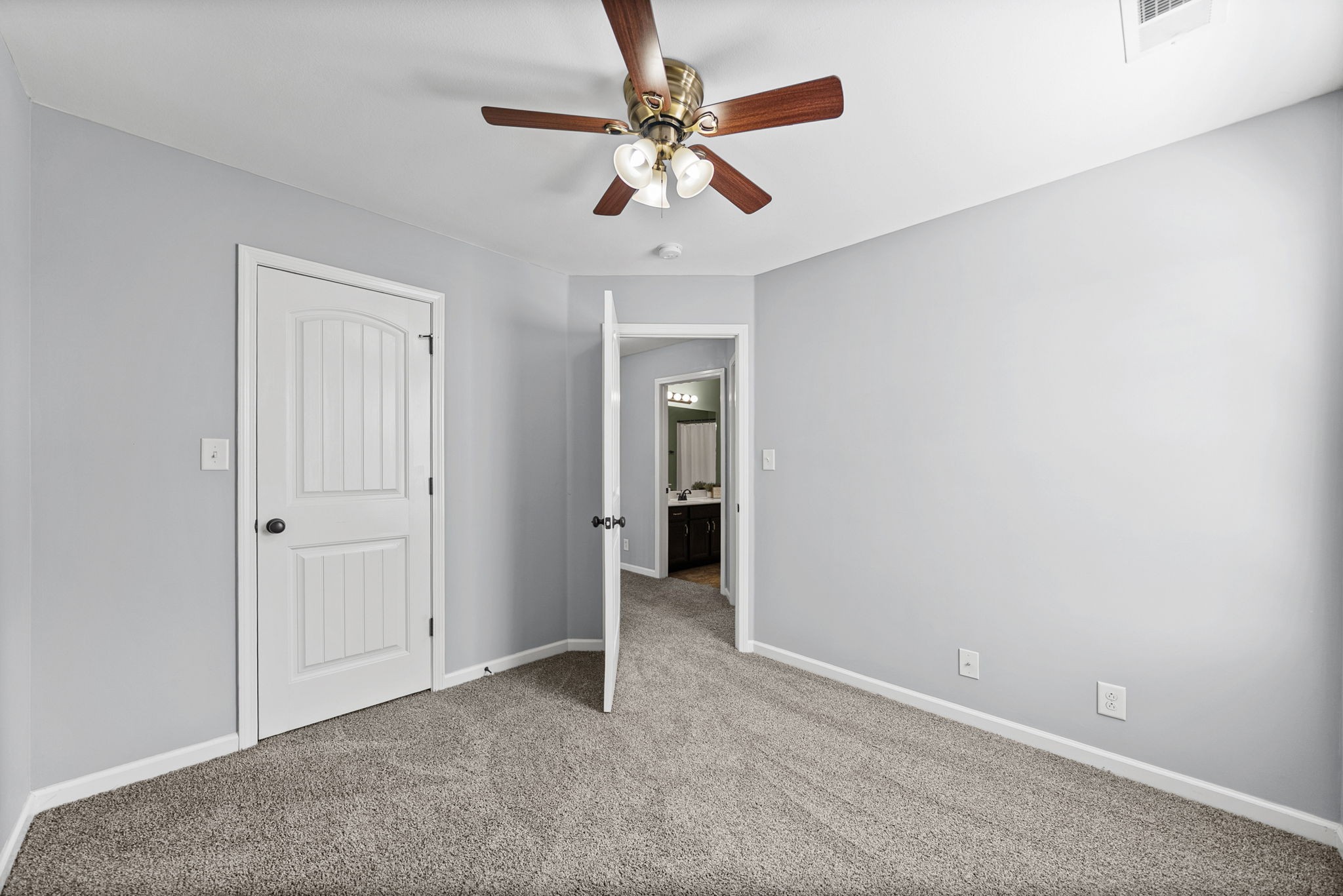 970 Dwight Eisenhower Way Property Photo 27