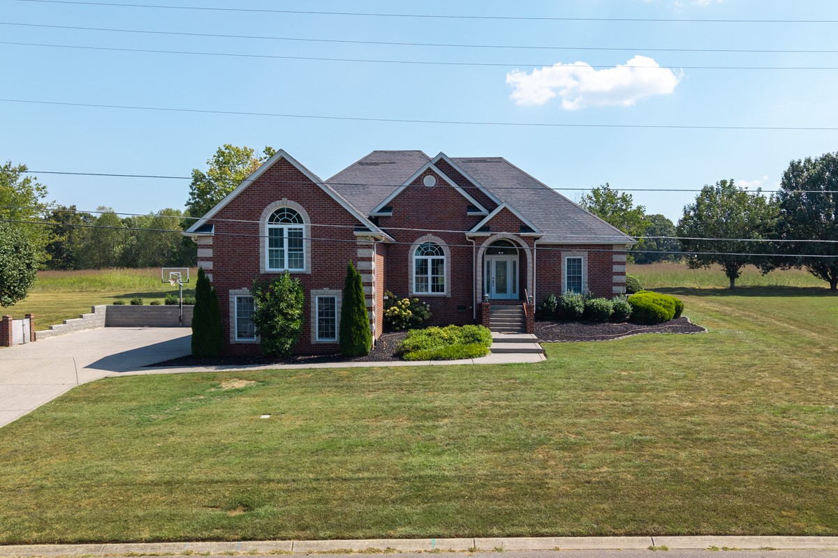 1015 Fairways Dr Property Photo 1
