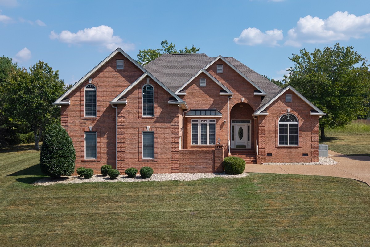 1019 Fairways Dr Property Photo 1
