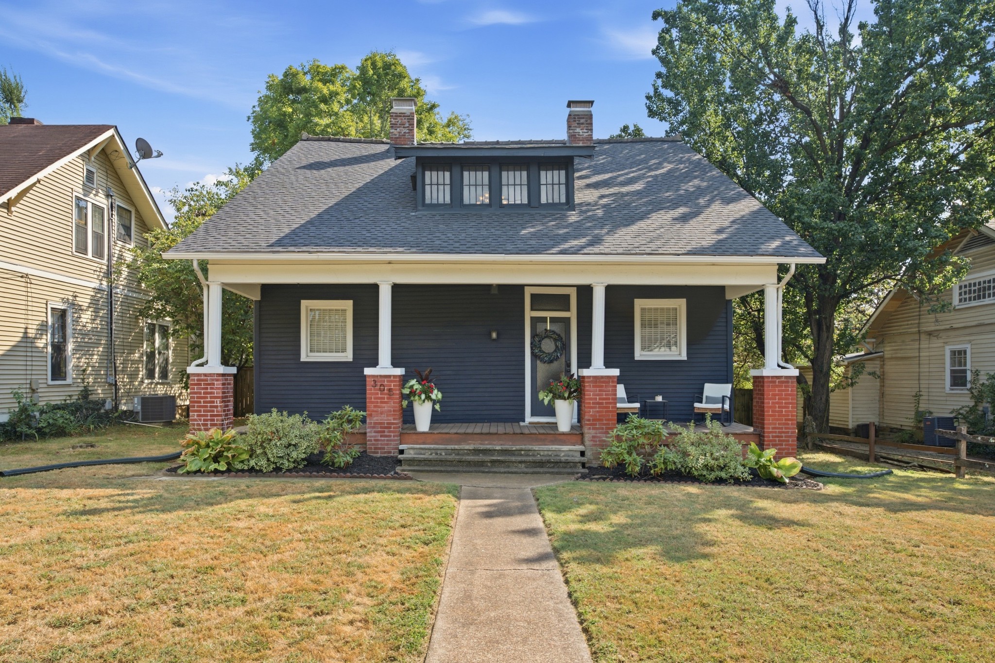 305 Mccall St Property Photo 1
