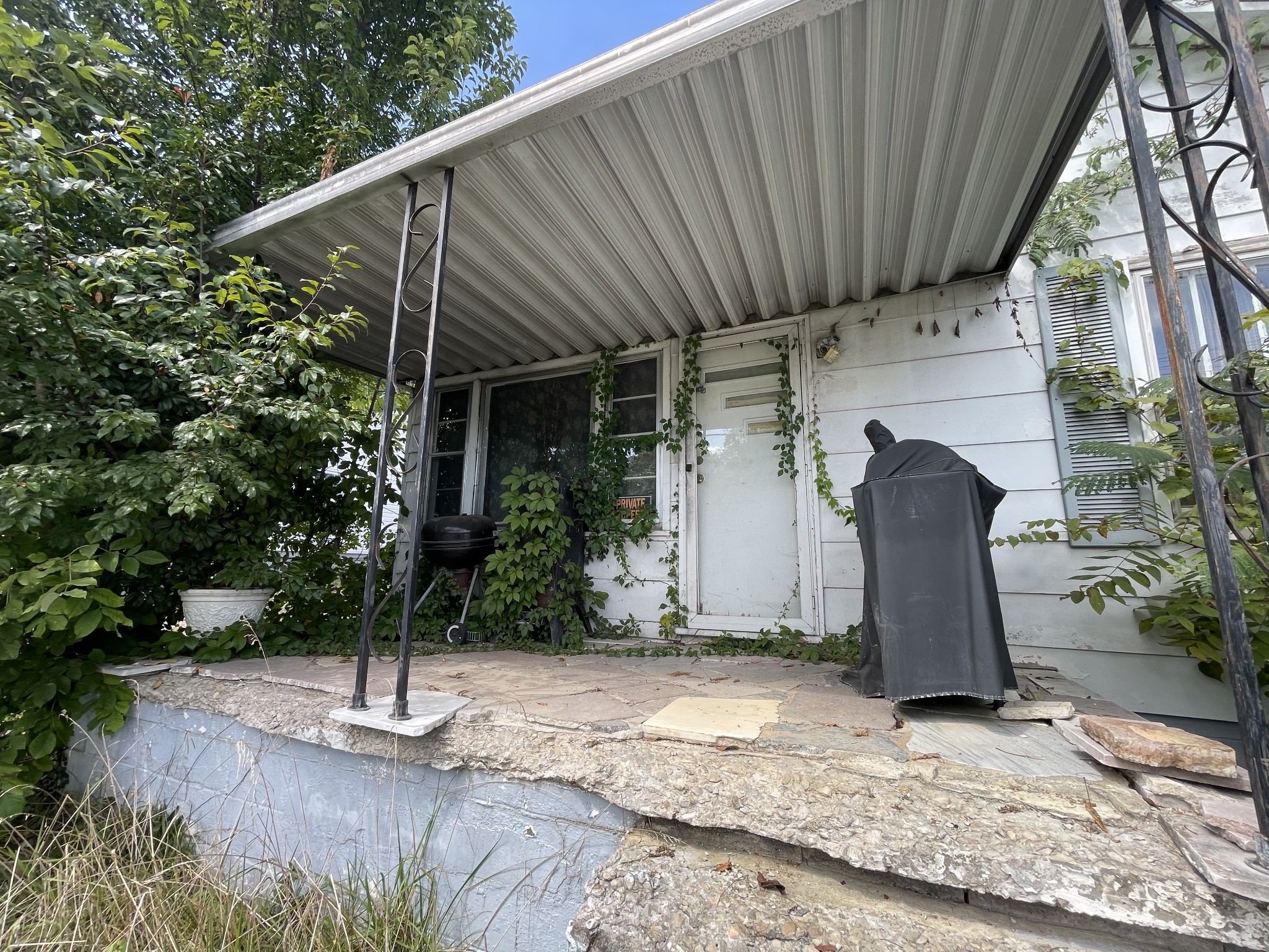 419 E Bernard Ave Property Photo 8