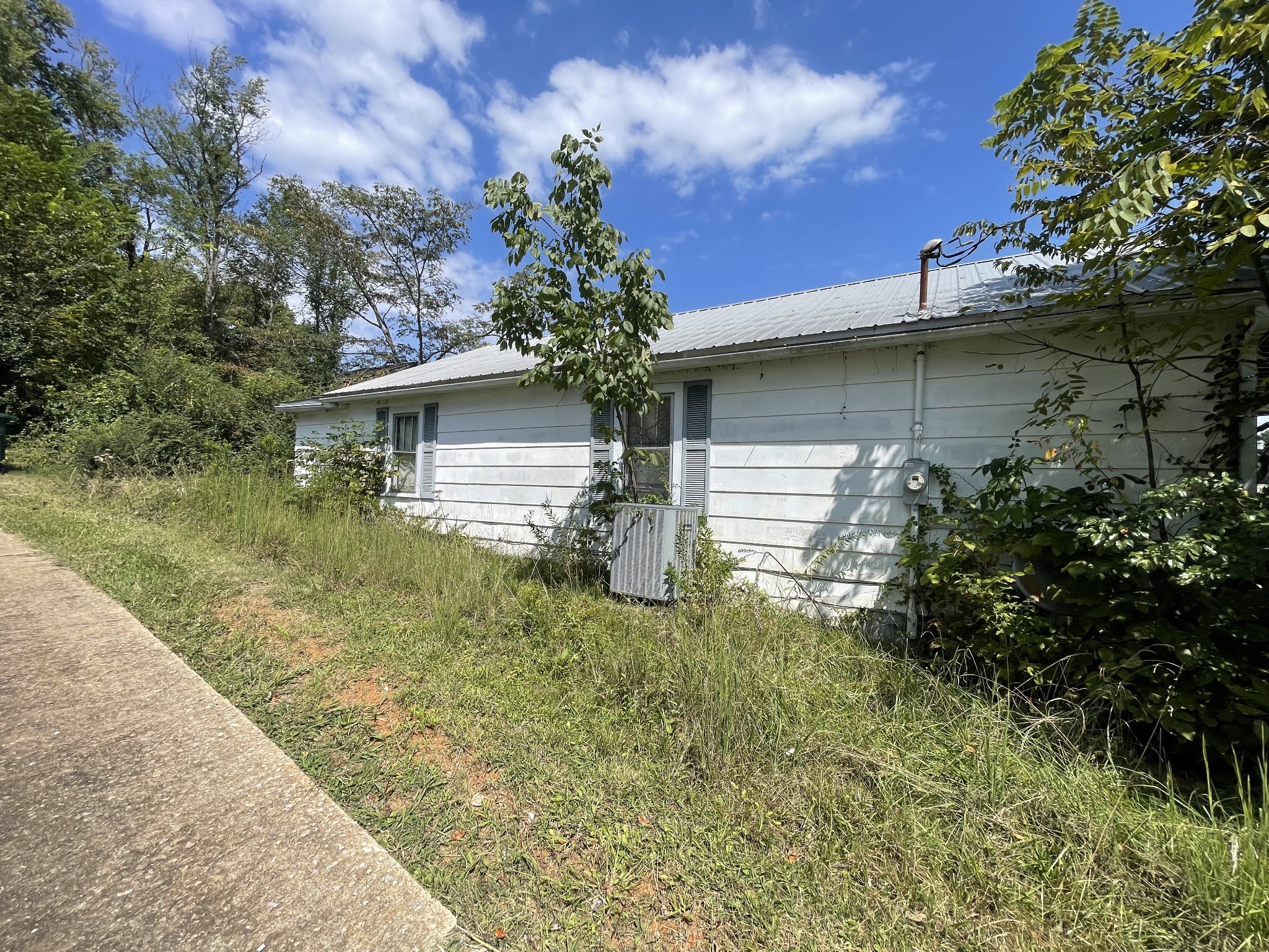 419 E Bernard Ave Property Photo 16