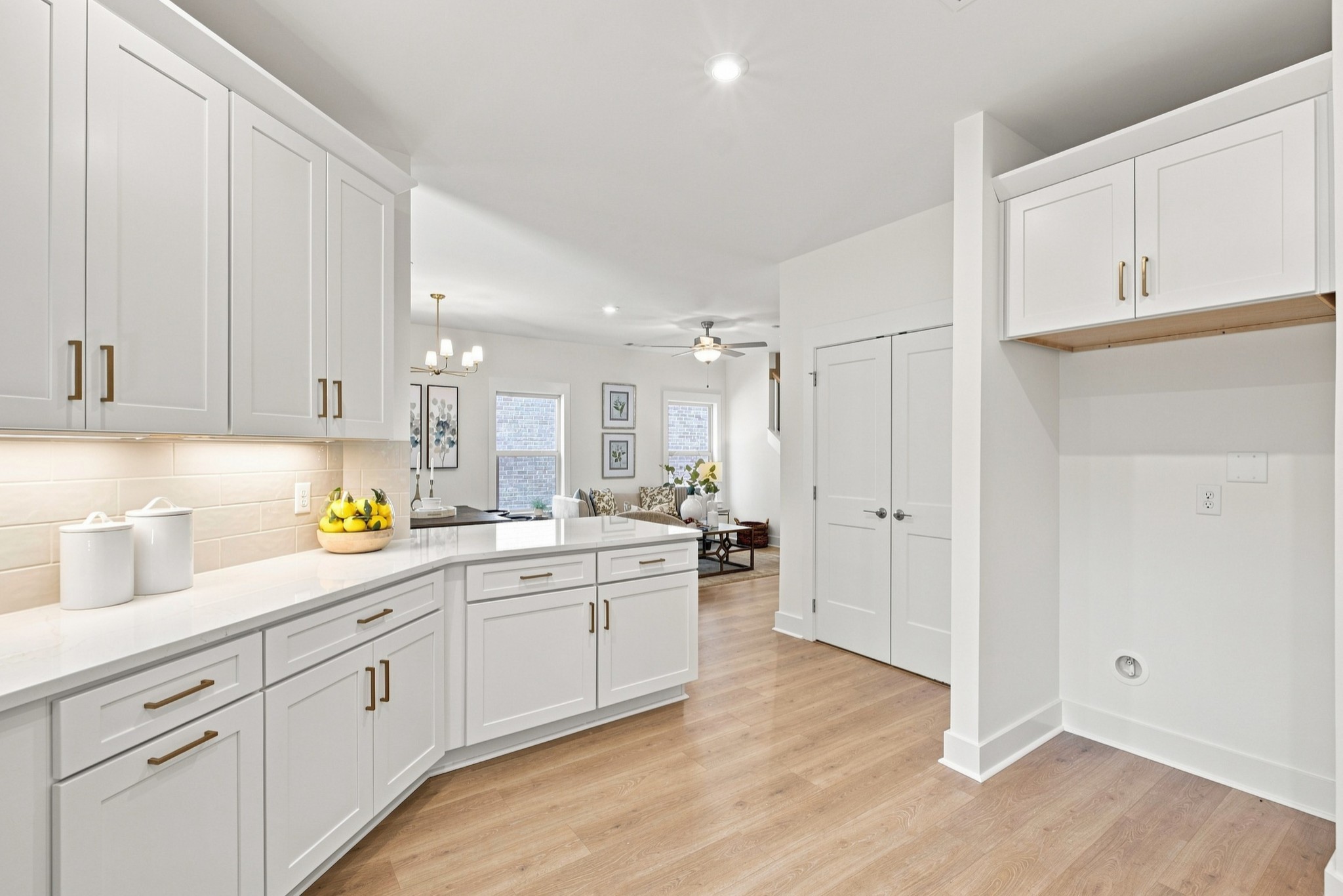 726 Coburg Street Property Photo 4