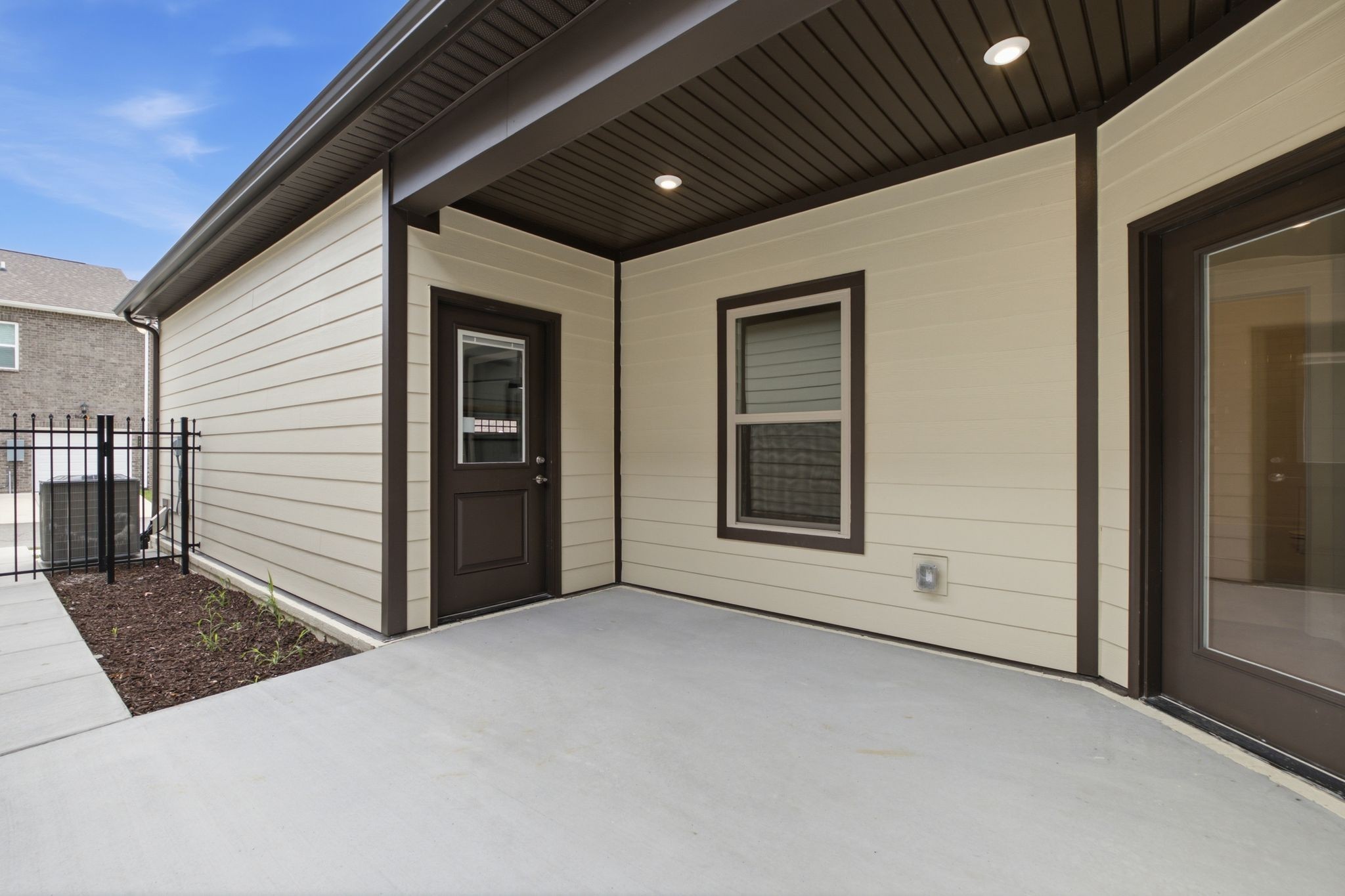 726 Coburg Street Property Photo 26