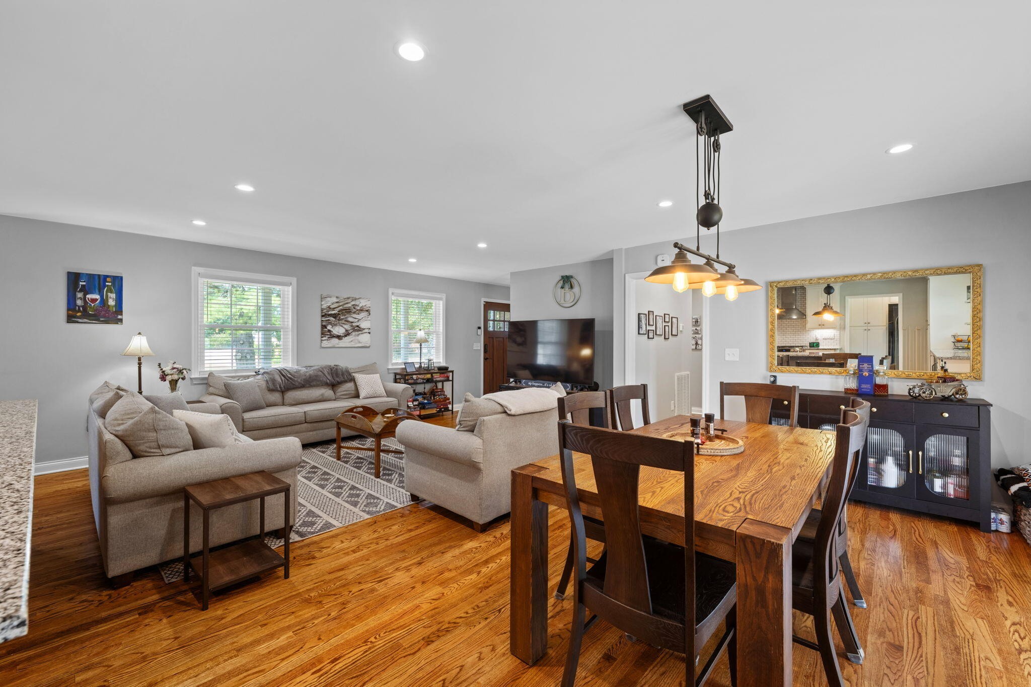 2130 Colonial Parkway Drive Property Photo 8