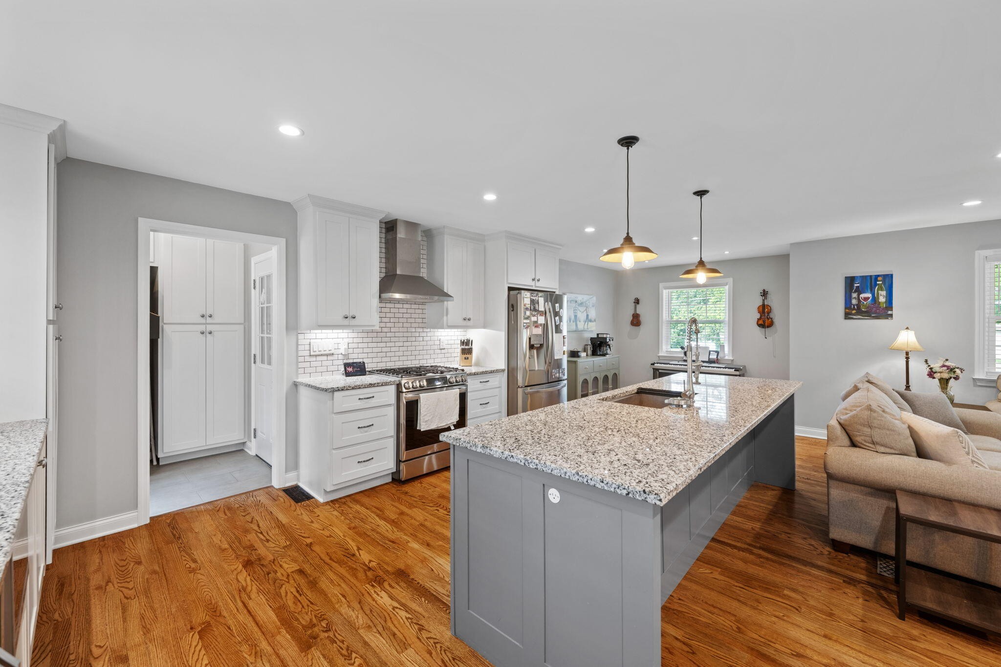 2130 Colonial Parkway Drive Property Photo 10