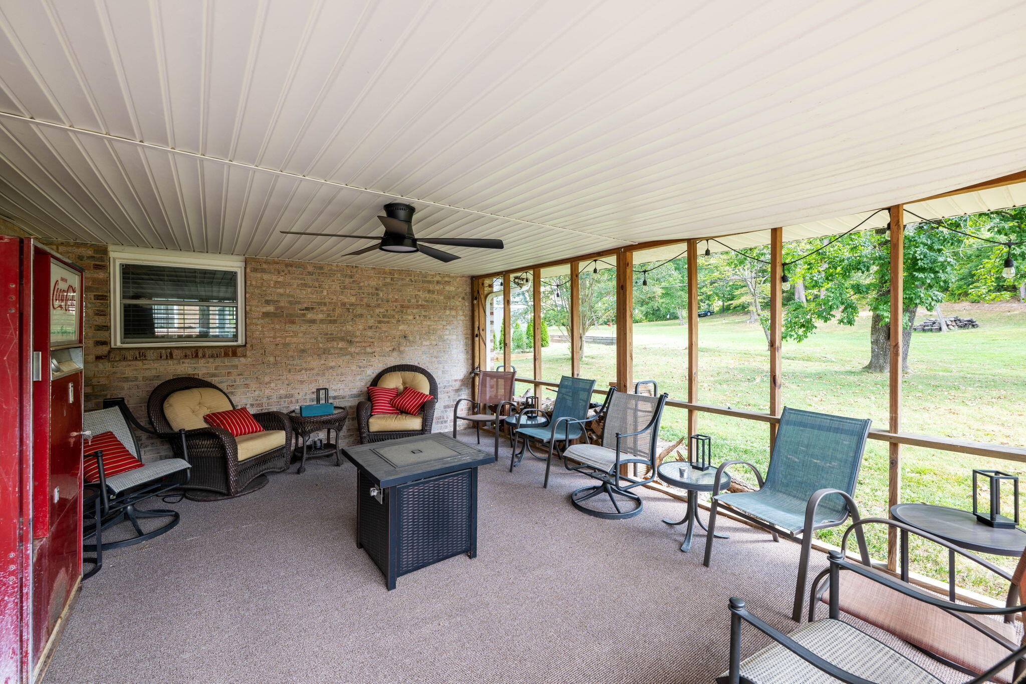 2130 Colonial Parkway Drive Property Photo 27