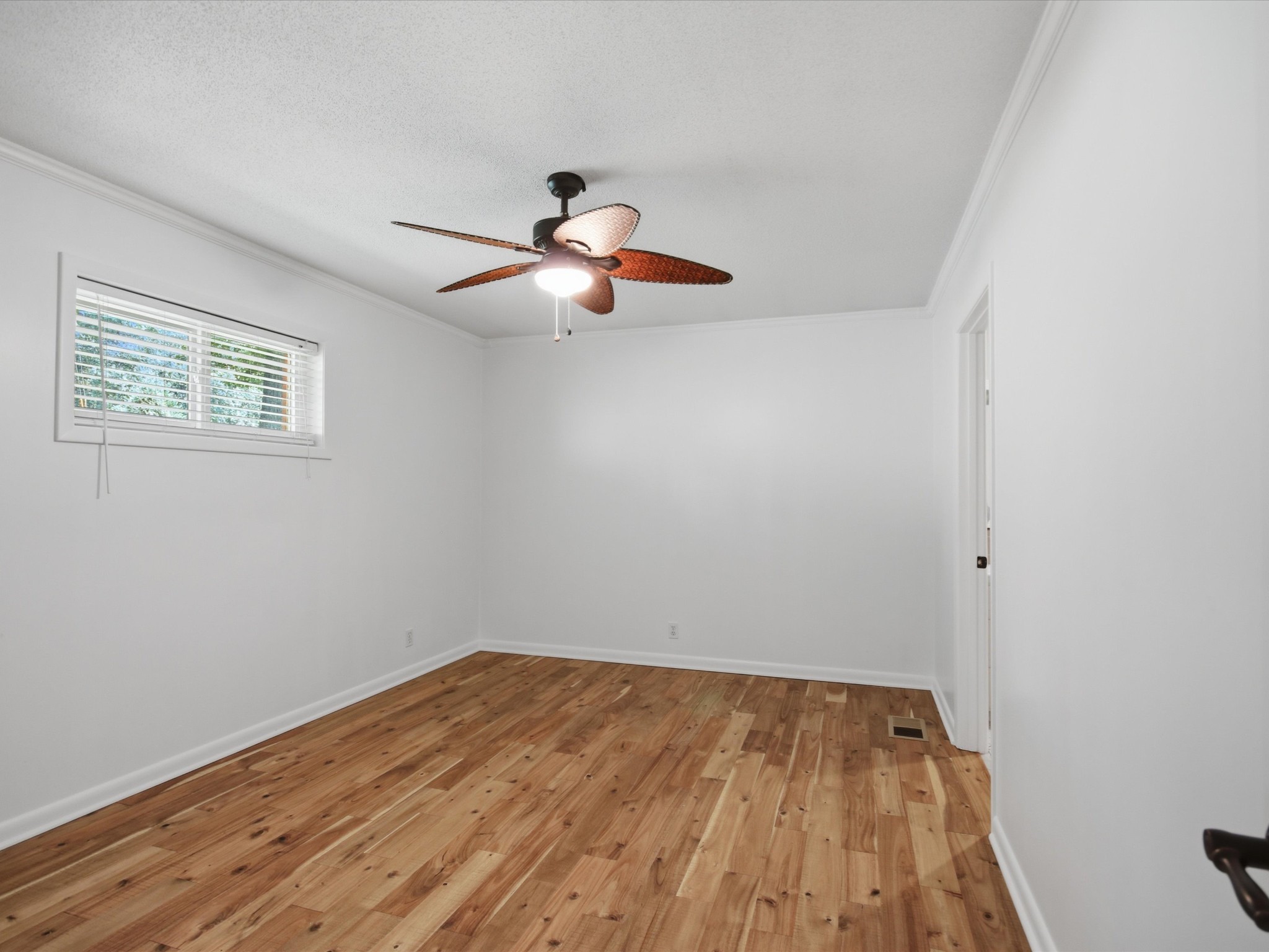 334 Echo Ln Property Photo 12